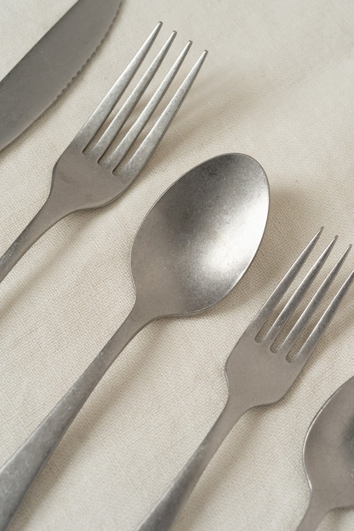 Farmhouse Pottery Home Kitchen Utensils Woodstock 5-Piece Flatware Set