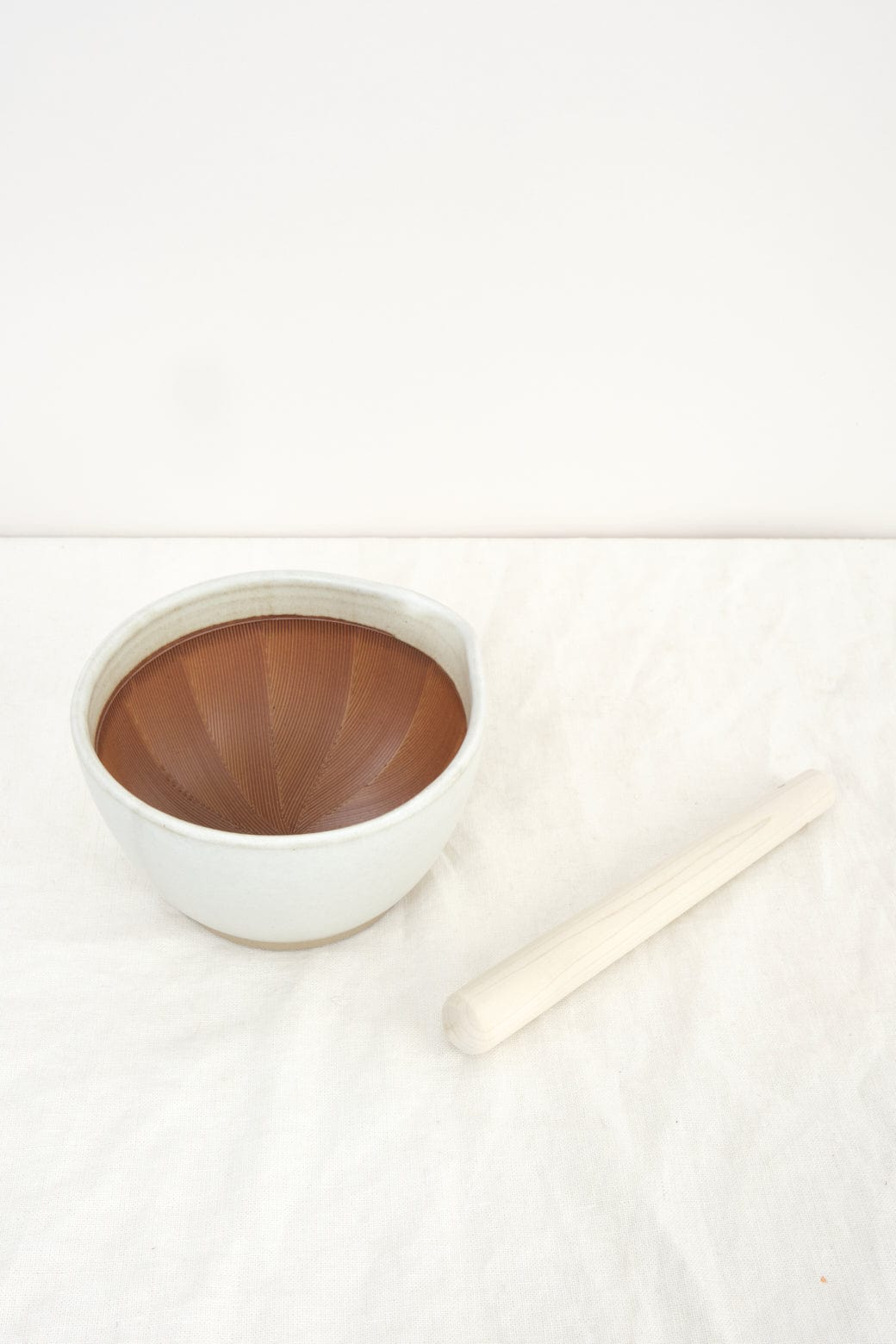 Motoshige Home Kitchen Serving Large Mortar Bowl with Surikogi Stick White / 7" D X 4" H