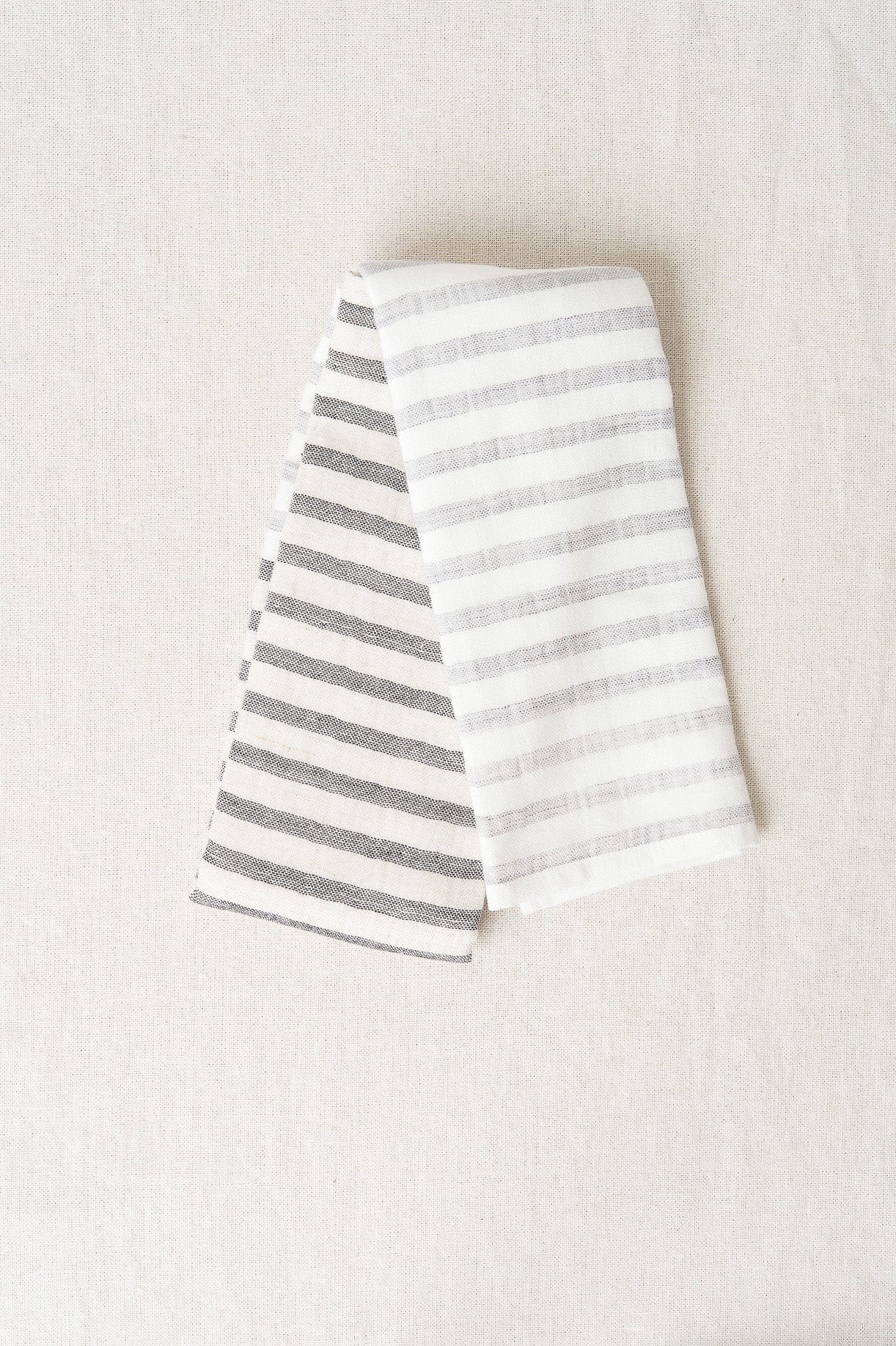 Yoshii Home Bath Textiles Linen Border Hand Towel in Black Black / 31.5" L x 13" W