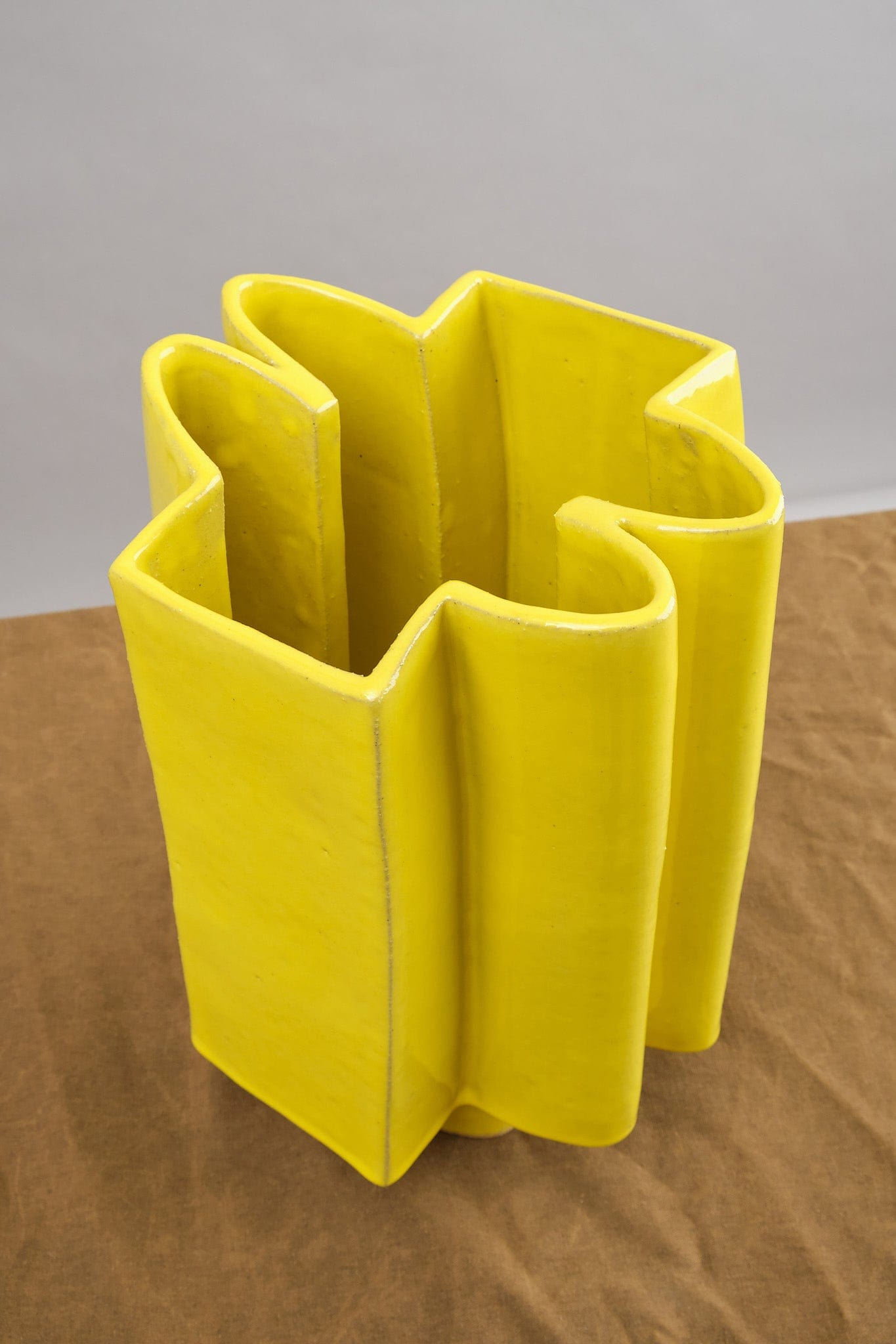 Wiggle Vase in Gloss Yellow BZippy