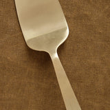 Fog Linen Work Home Kitchen Utensils Brass Cake Server Brass / 8.25" L