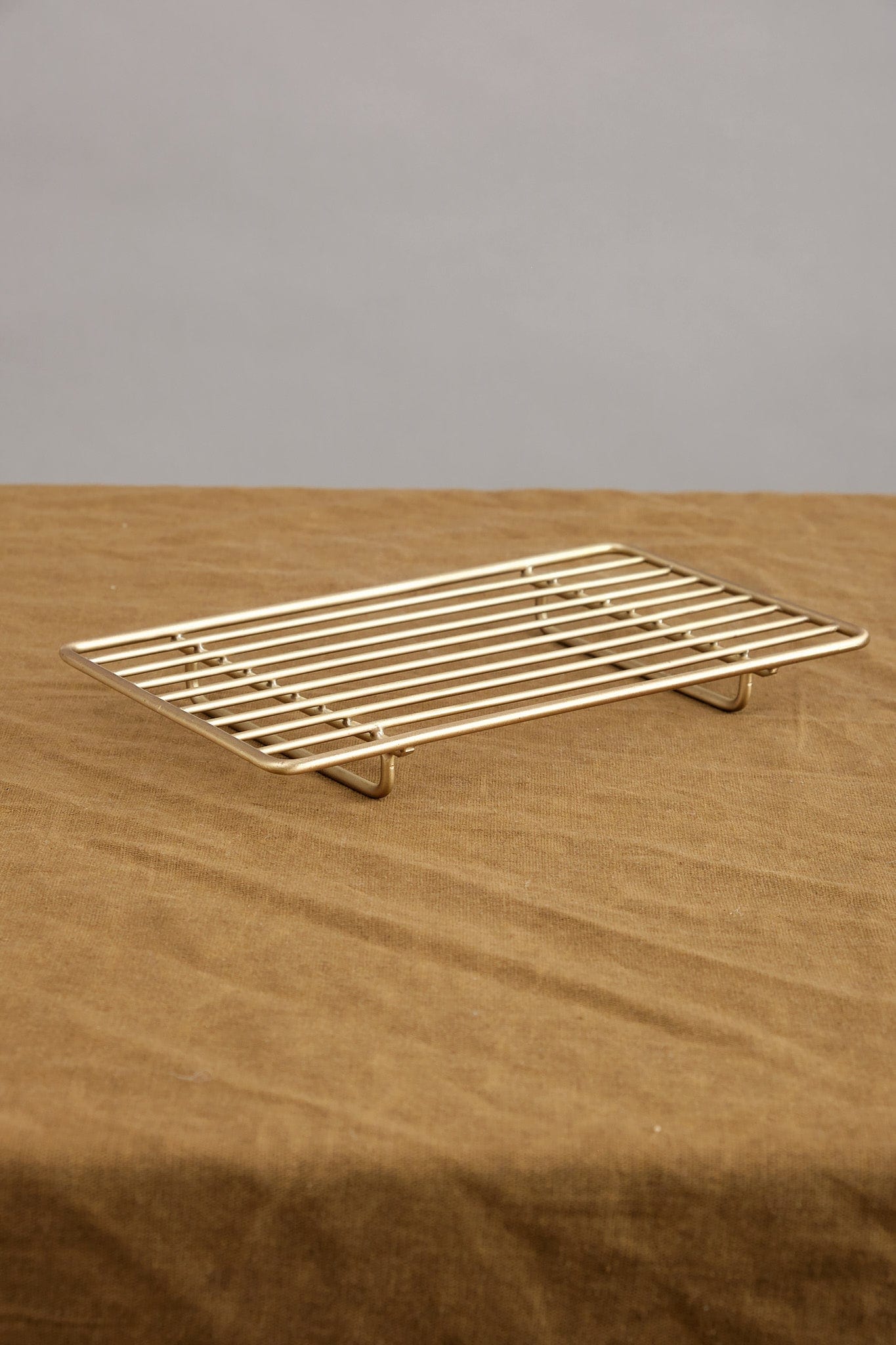Fog Linen Work Home Bath Accessories Rectangular Brass Wire Rack Brass / 8.25" L X 4.75" W X 1.25" H