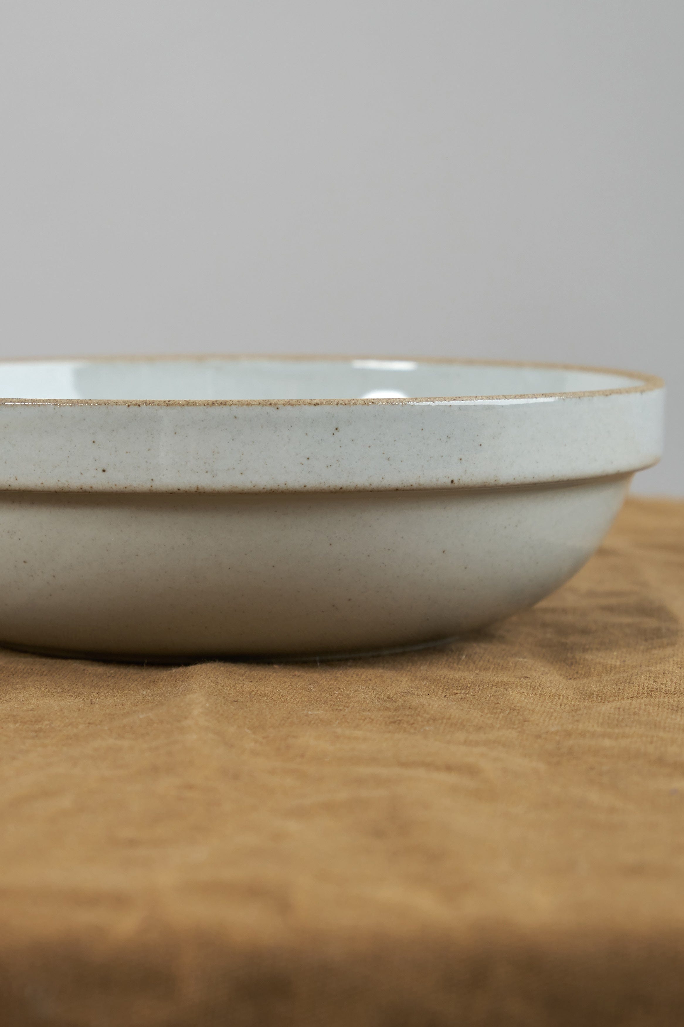 Hasami Porcelain Home Kitchen Dishware Medium Shallow Round Bowl