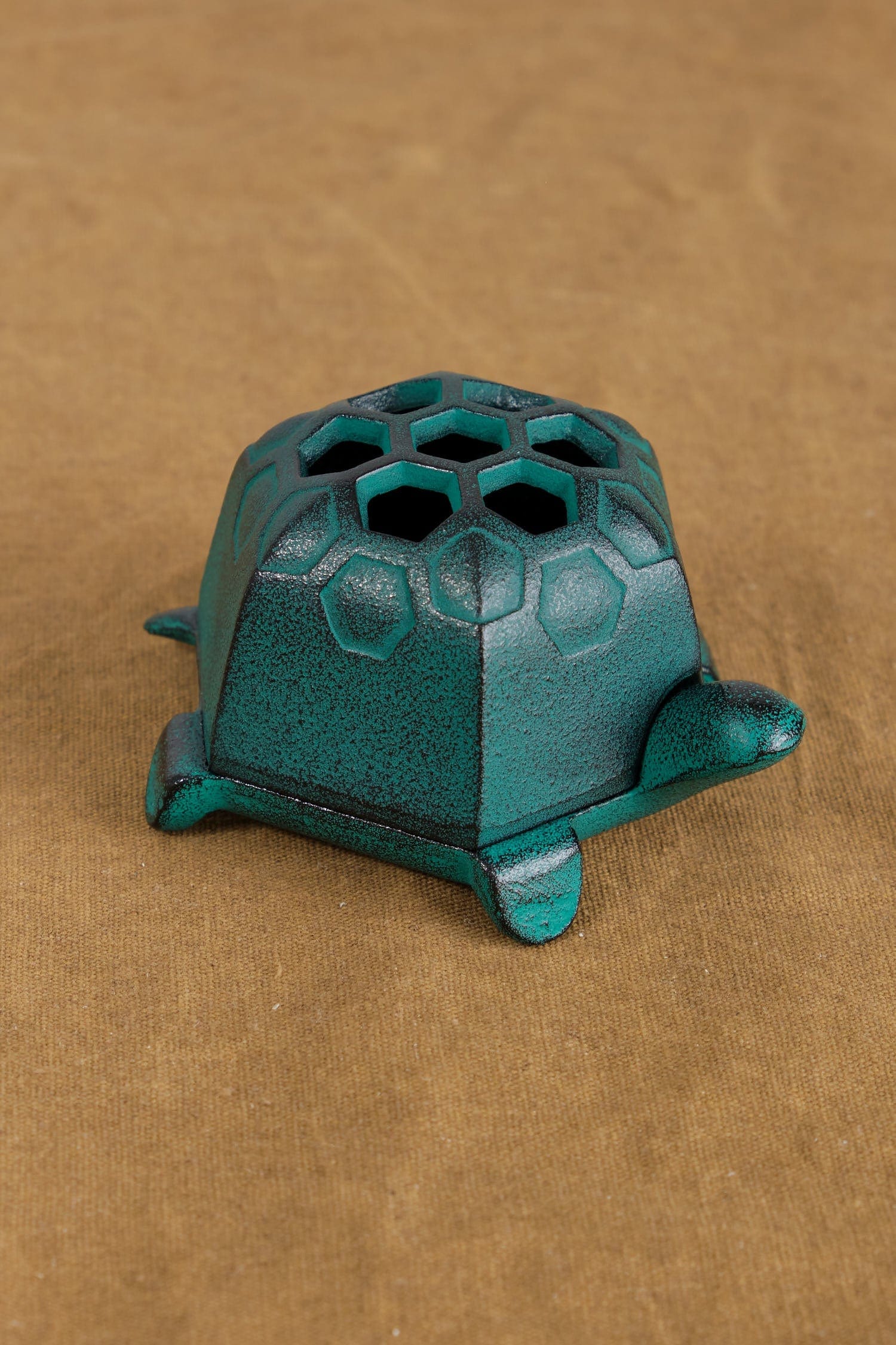 Tadahiro Baba Home Incense Kame Incense Burner Cast Iron / 4" L X 2.25" H