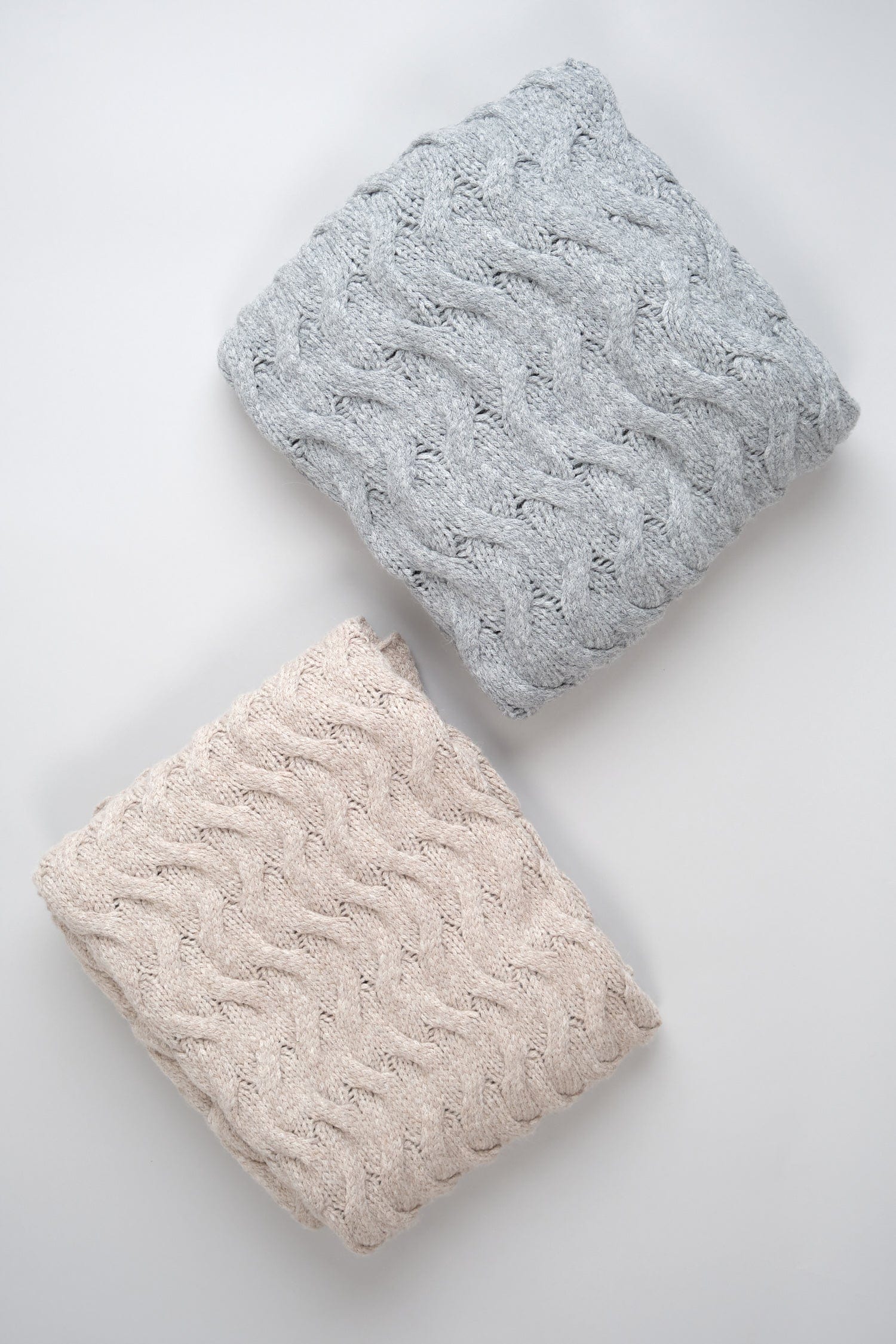 Folded Trenza Throws