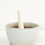 Motoshige Home Kitchen Serving Medium Mortar Bowl with Surikogi Stick White / 3.1" H X 5.7" D