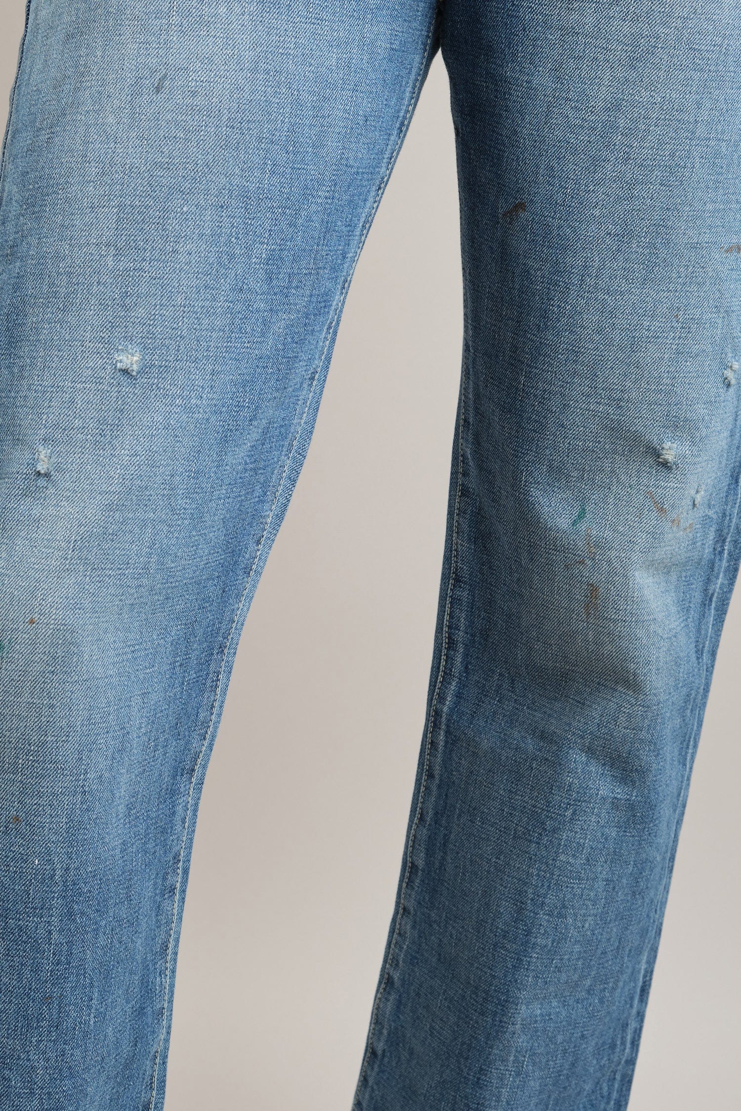 Distressing on 13.5 oz Selvedge Denim Straight Cut