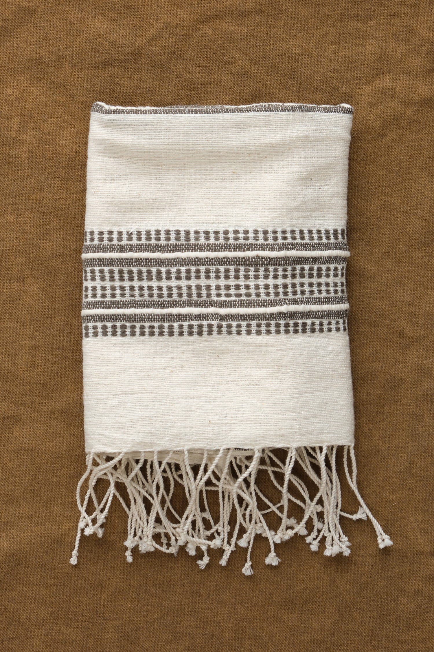 Creative Women Home Kitchen Towels Aden Stripes Hand Towel Natural W/ Grey / 21" X 27"