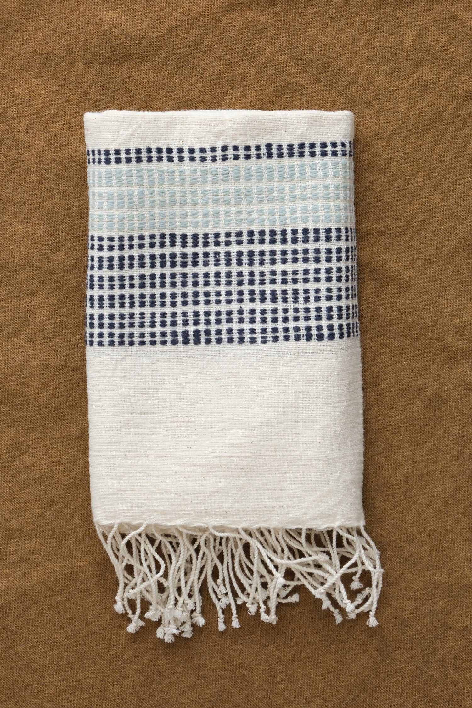 Creative Women Home Kitchen Towels Camden Cotton Hand Towel Azure/Navy / 21" X 27"