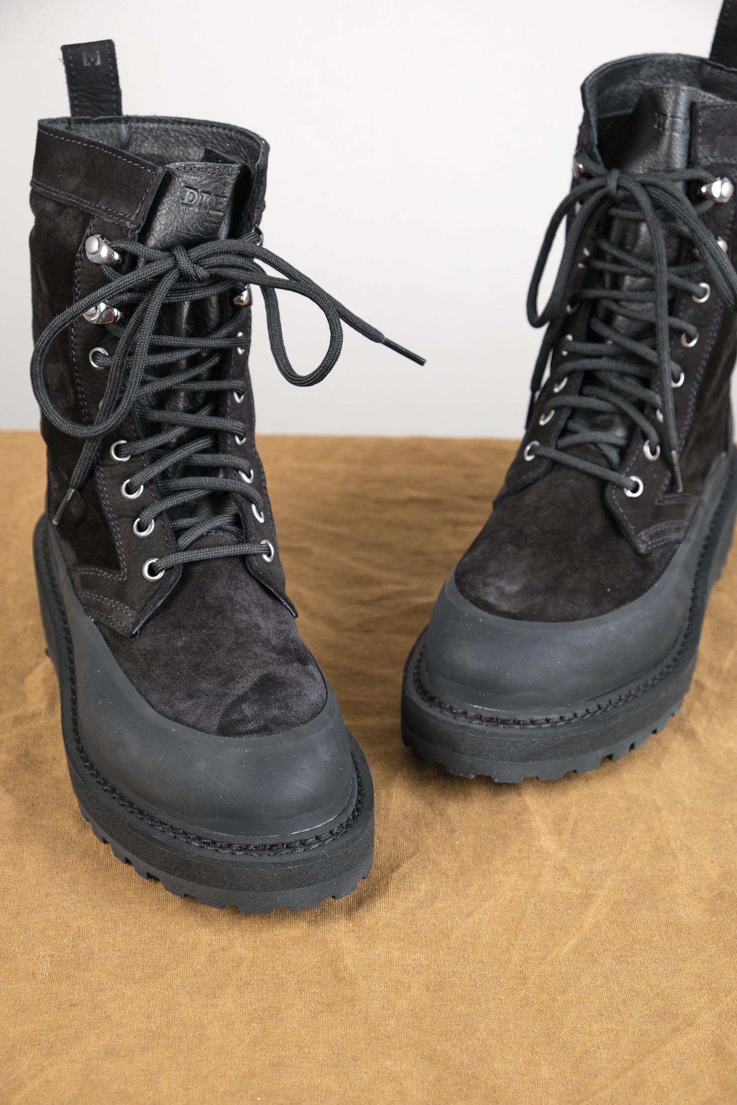 Front of Altivole Due Boot in Black Suede