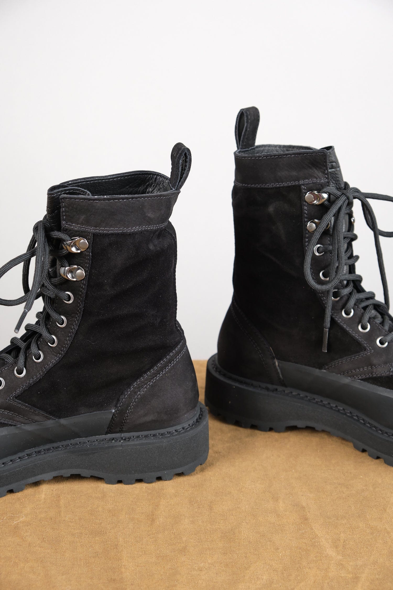 Heel on Altivole Due Boot in Black Suede