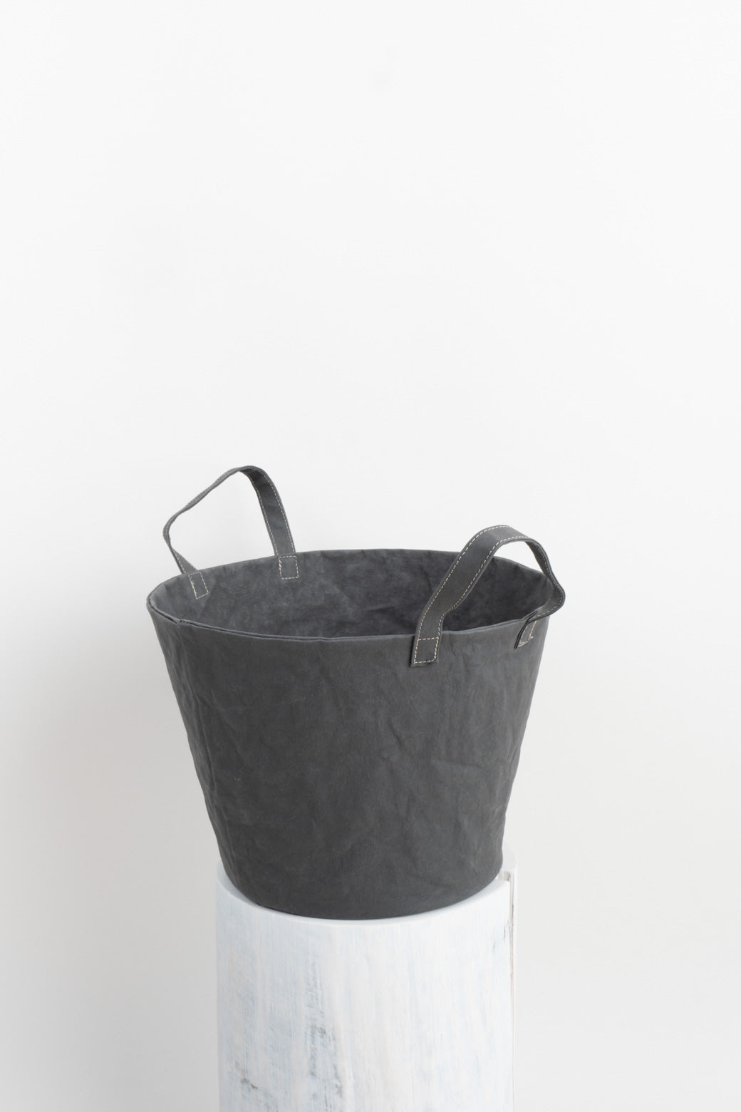 Uashmama Medium Paniere Bucket in Dark Grey 
