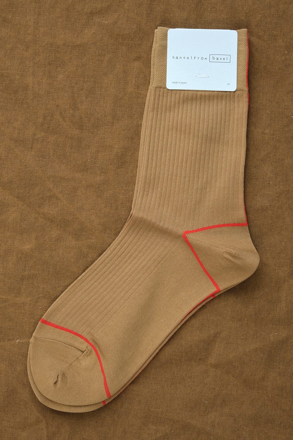 Outline Crew Socks in camel