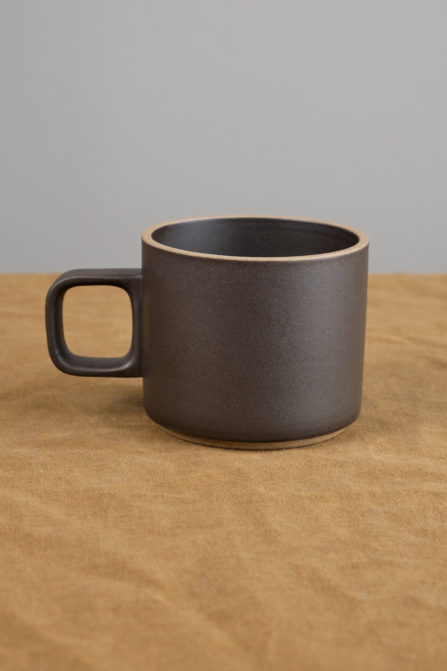 Hasami Porcelain Home CoffeeTea 11 oz Mug Black / 11 oz