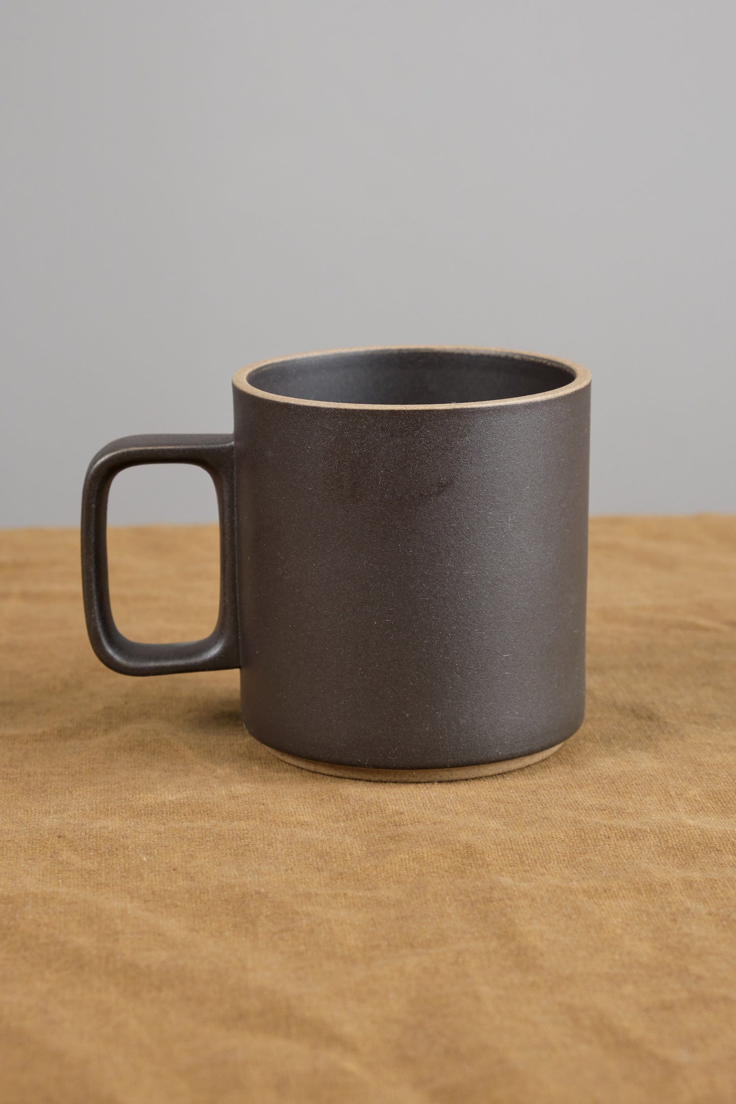 Hasami Porcelain Home CoffeeTea 13 oz Mug Black / 13 oz