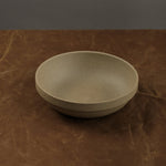 Hasami Porcelain Home Kitchen Dishware Medium Shallow Round Bowl Natural / 7 3/8" D X 2" H