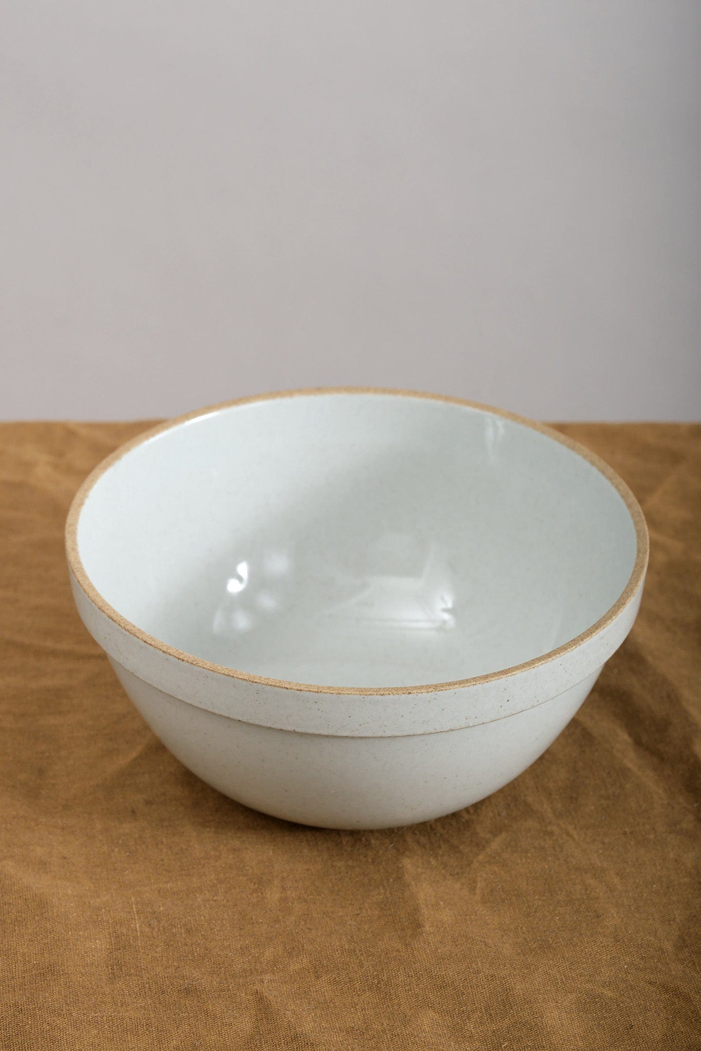 Hasami Porcelain Home Kitchen Dishware Medium Deep Round Bowl Gloss Gray / 7 3/8" D X 3 1/2" H