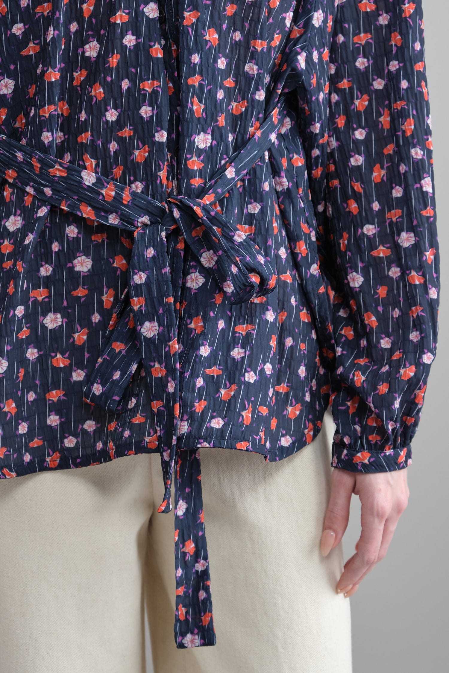 Hemline on Leaf Blouse in Navy Flower Print