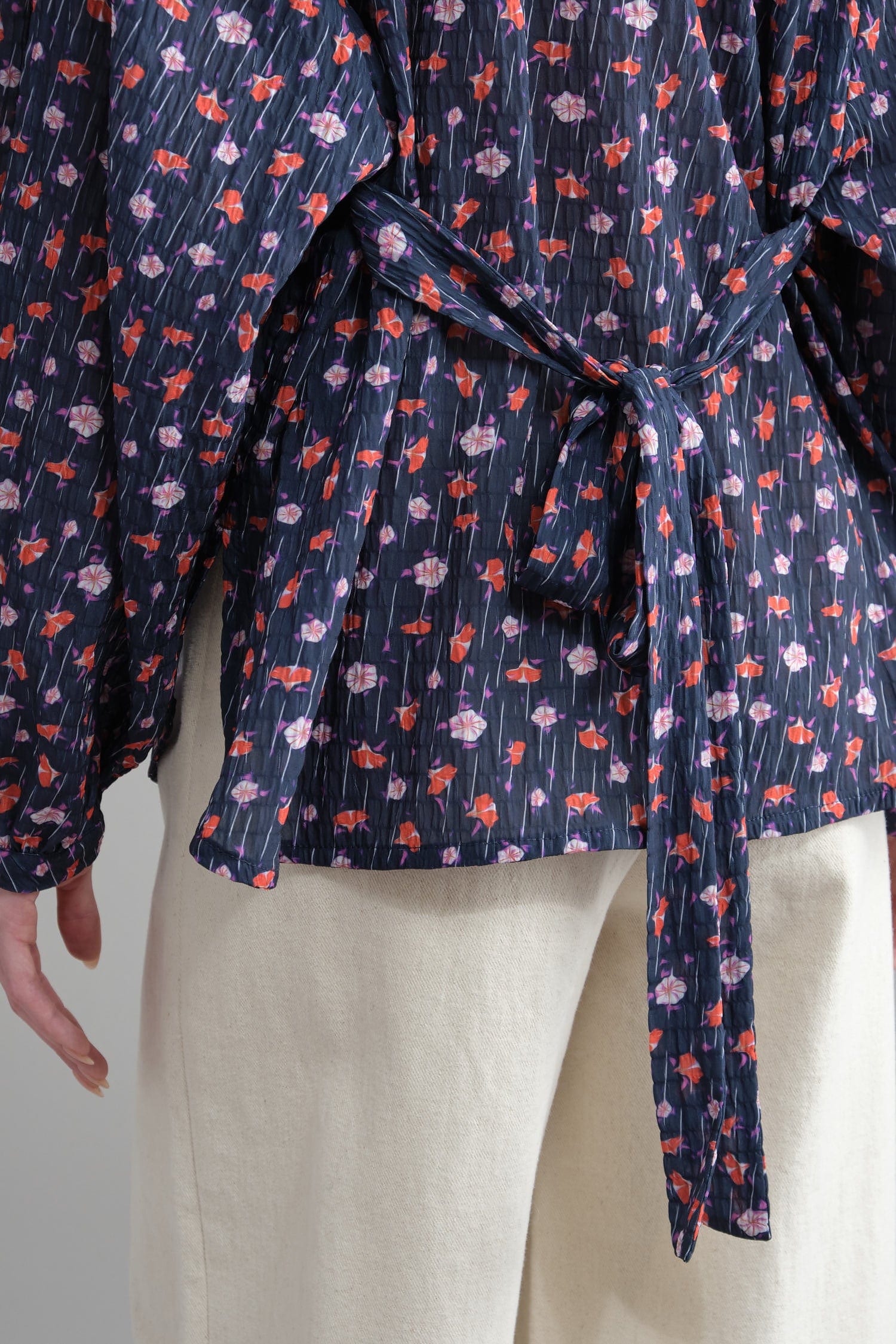 Back detailing on Leaf Blouse in Navy Flower Print