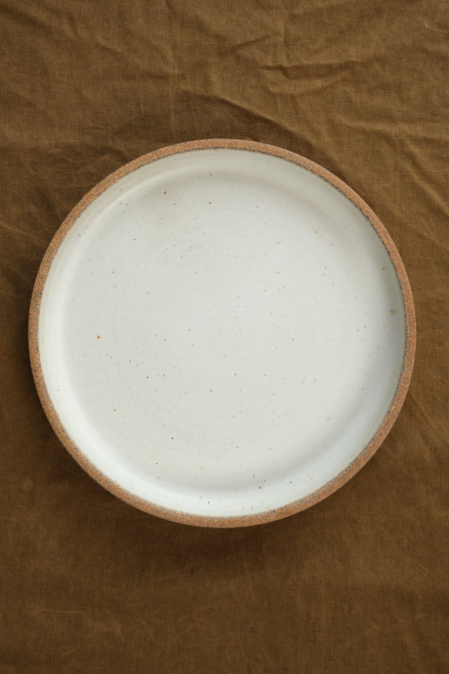 Humble Ceramics Home Kitchen Serving Cazuela Platter in Sandstone Sandstone/Snow White / 11" Dia X 1.75" H
