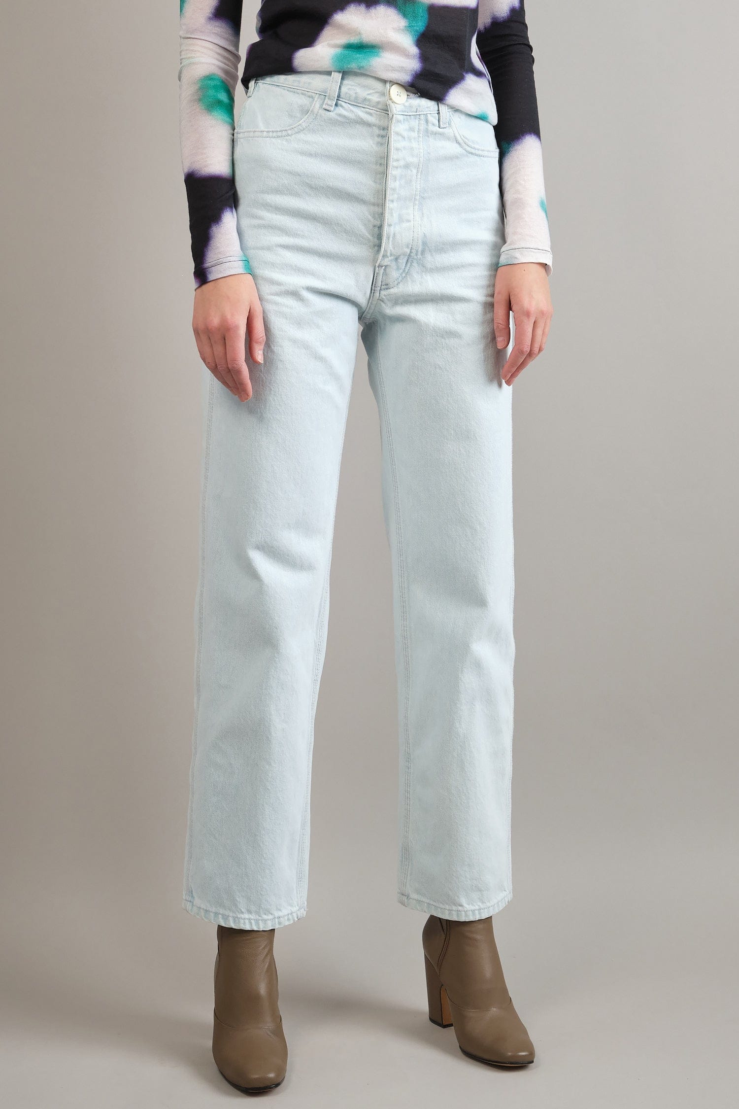 225 in Pale Blue