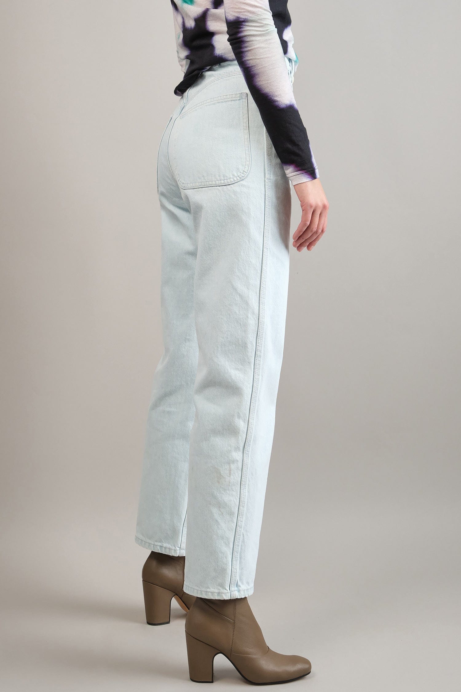 Side of 225 in Pale Blue