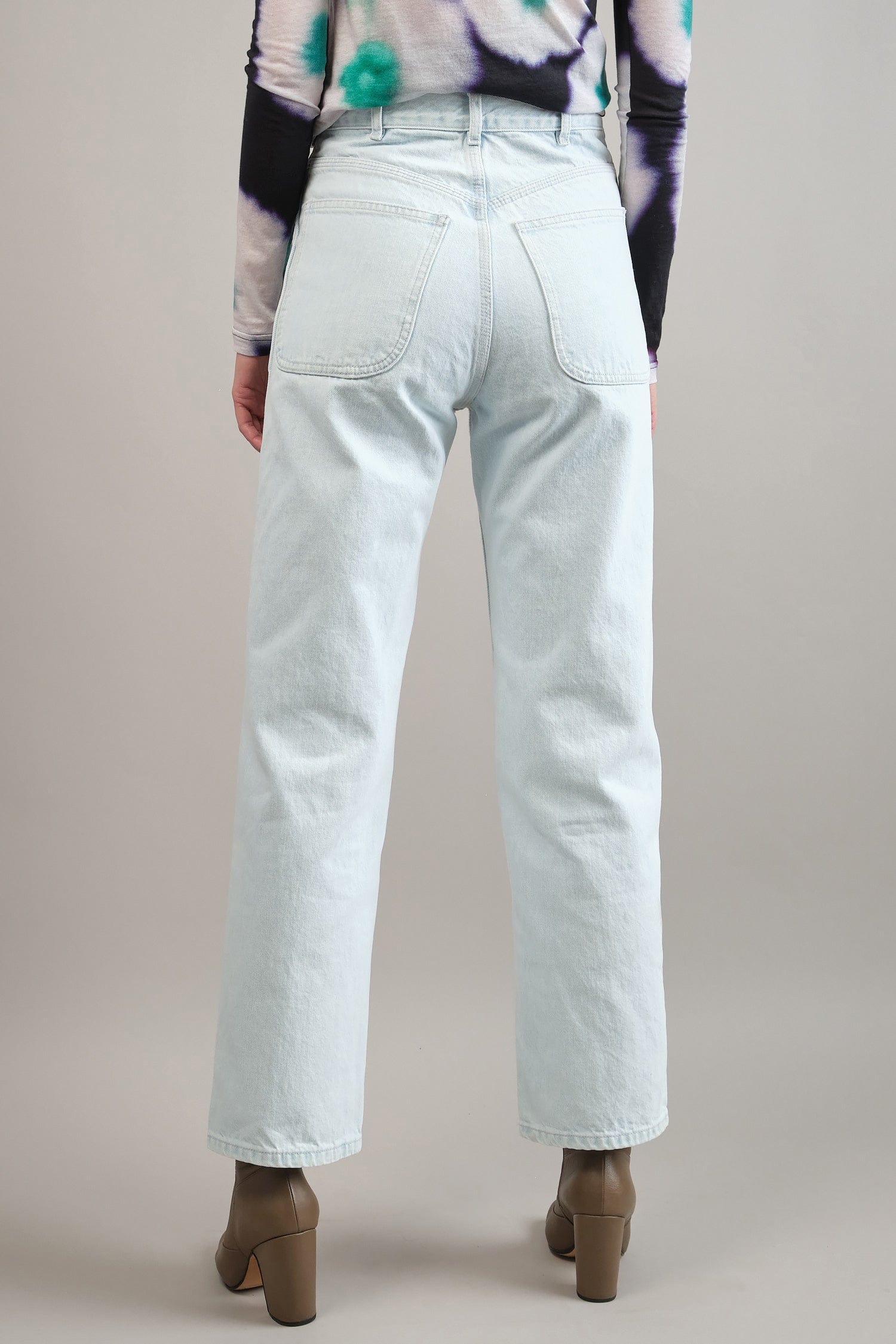 Back of 225 in Pale Blue
