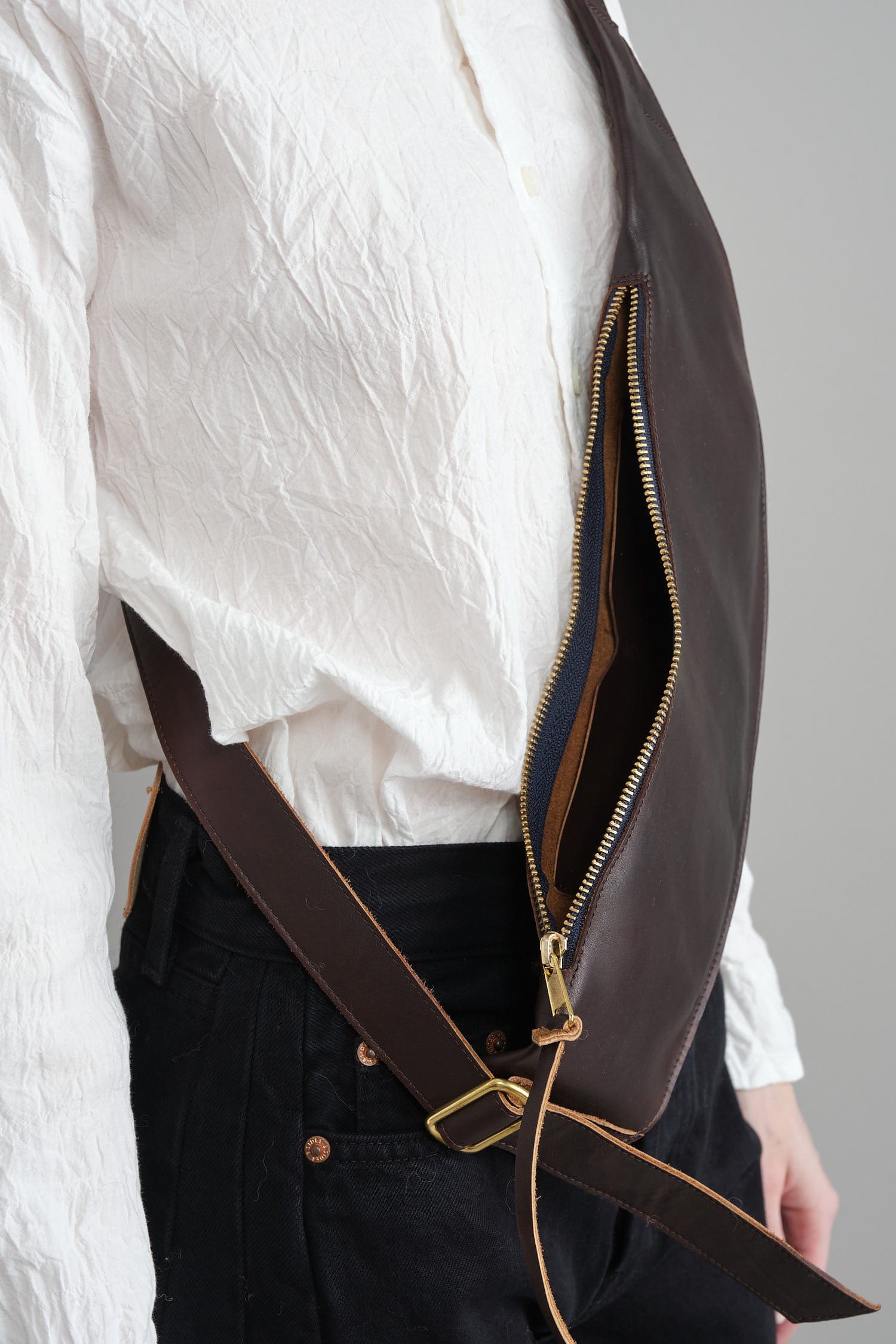 Open sling pouch
