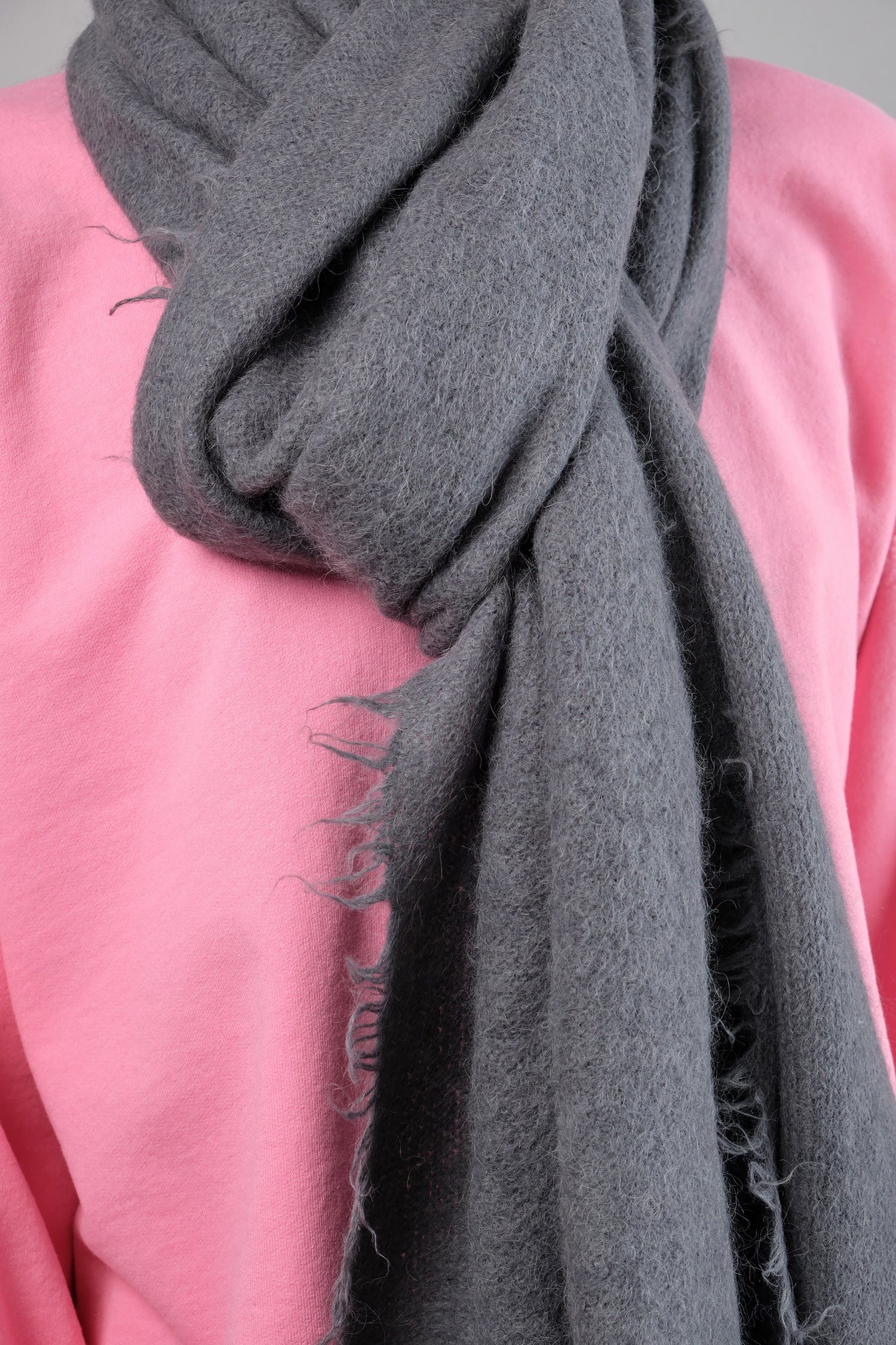 Knotted Suri Fringe Scarf in Steel