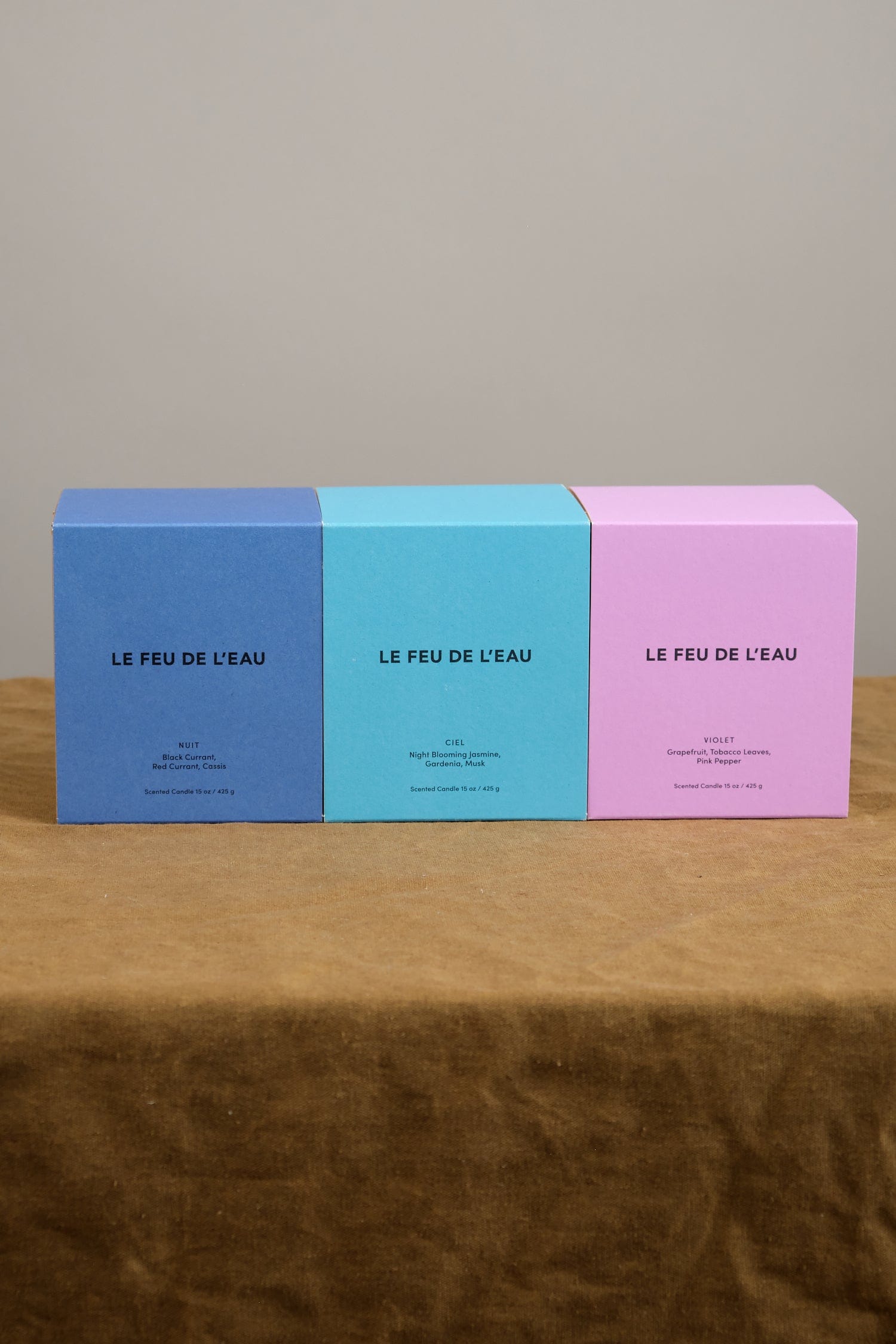 Le Feu De L'Eau Home Candles Bleu Nuit Candle Red and Black Currant / 16 oz