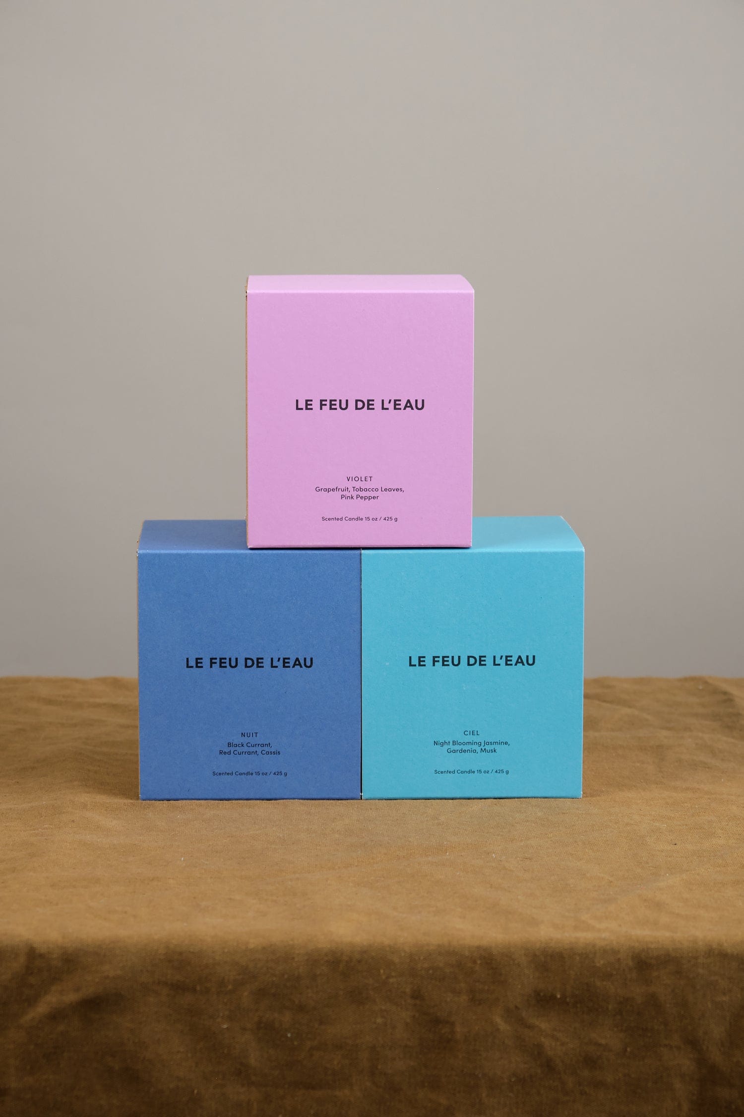 Le Feu De L'Eau Home Candles Violet Candle Grapefruit and Tobacco / 16 oz