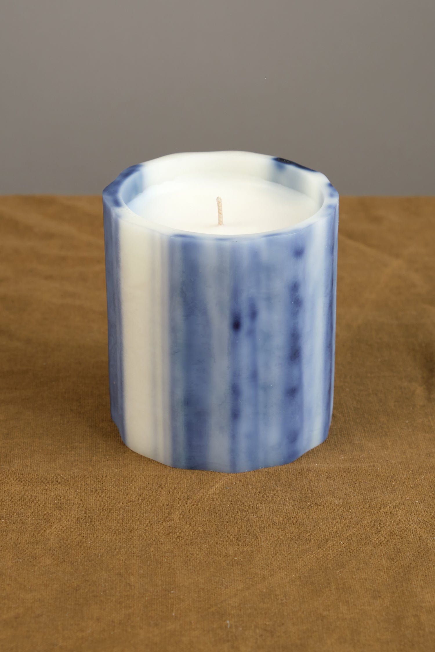 Le Feu De L'Eau Home Candles Bleu Nuit Candle Red and Black Currant / 16 oz