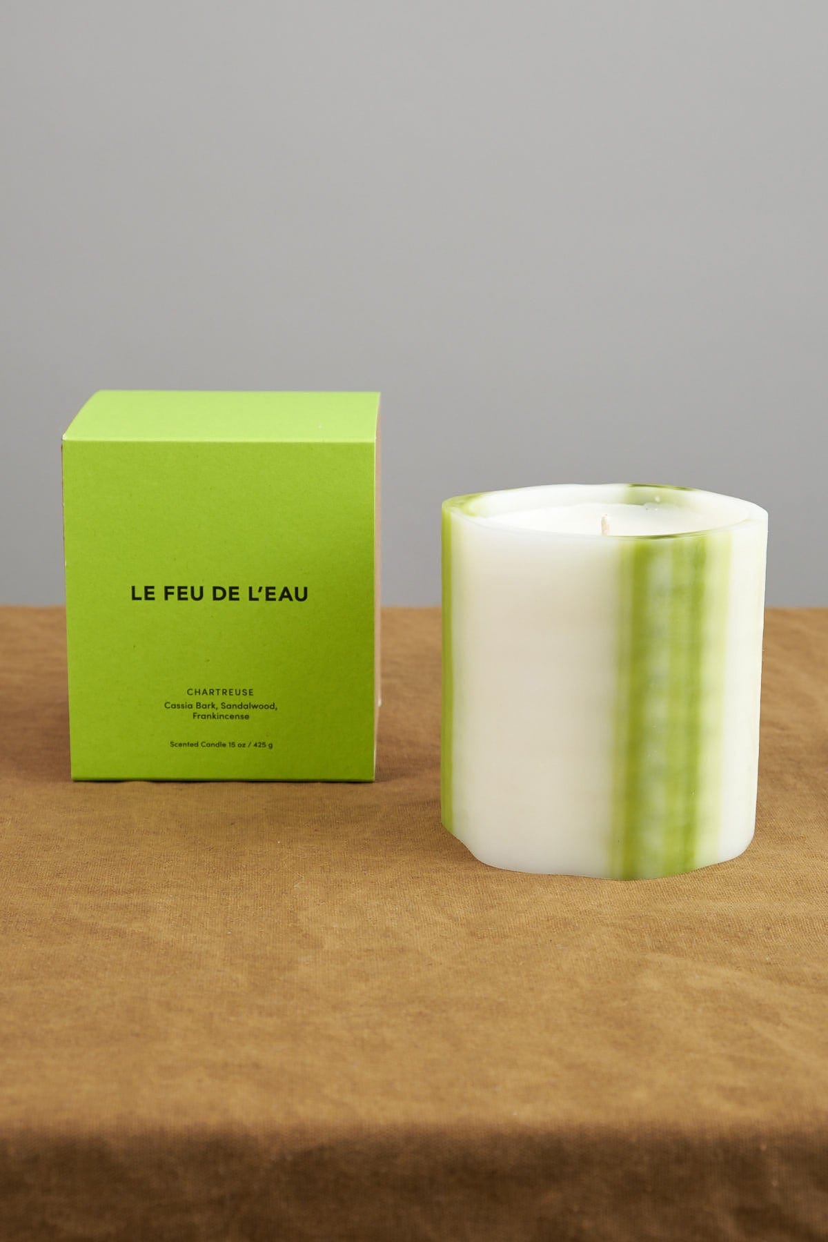 Le Feu De L'Eau Home Candles Chartreuse Candle Cedar and Frankincense / 16 oz