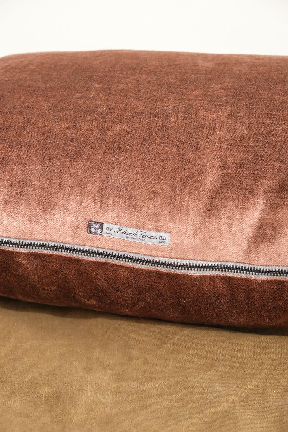 Maison De Vacances Home Pillows 16" X 24" Royal Velvet Vice Versa Cushion in Argile Argile / 16" X 24"