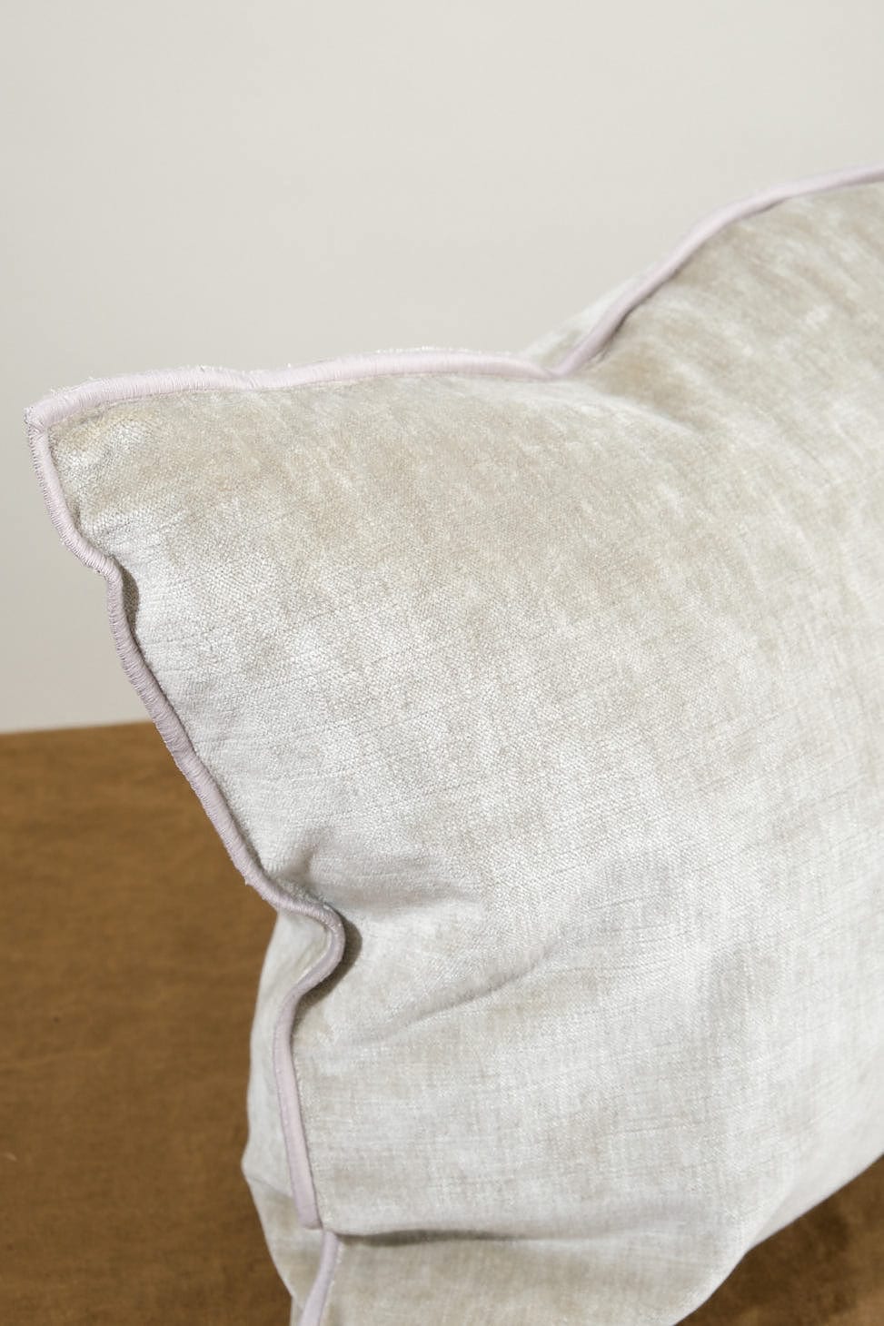 Maison De Vacances Home Pillows 16" X 24" Royal Velvet Vice Versa Cushion in Ciment Ciment / 16" X 24"