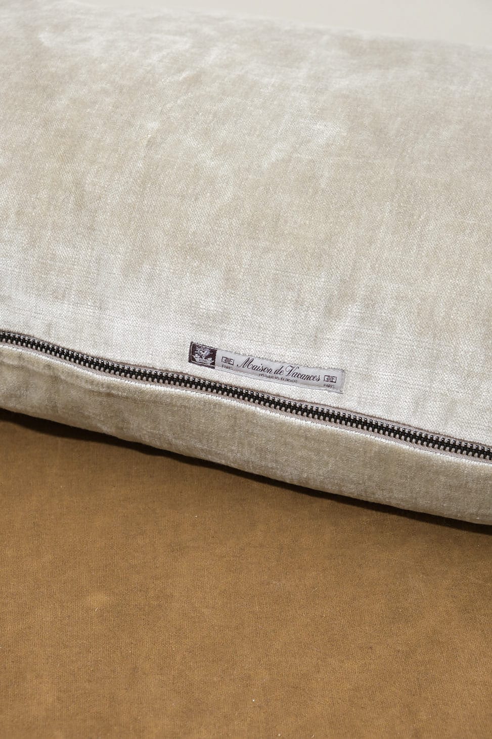 Maison De Vacances Home Pillows 16" X 24" Royal Velvet Vice Versa Cushion in Ciment Ciment / 16" X 24"