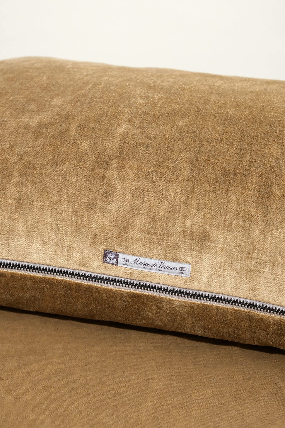 Maison De Vacances Home Pillows 16" X 24" Royal Velvet Vice Versa Cushion in Havane Havane / 16" X 24"
