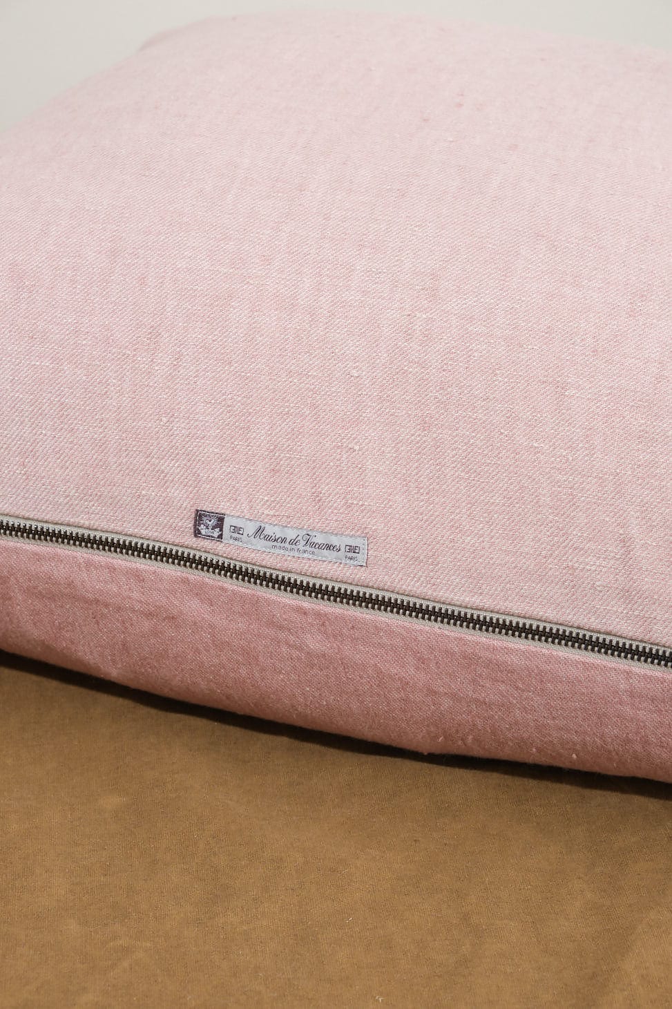 Maison De Vacances Home Pillows 26" X 26" Crumpled Washed Linen Vice Versa Cushion in Bois de Rose Bois de Rose/Givre / 26" X 26"