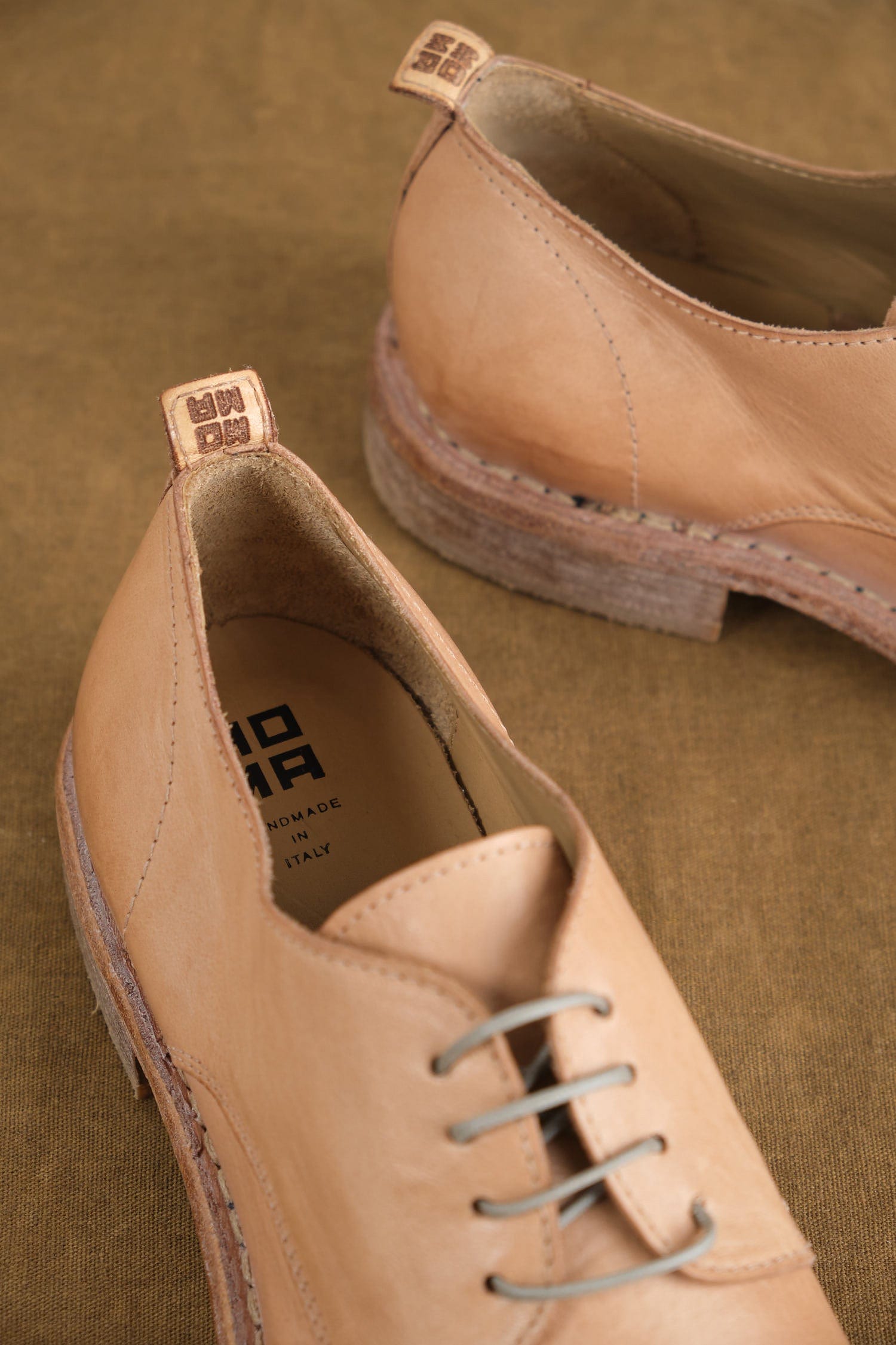 Heel and tab on ALLACCIATA DONNA CUSNA in Pralina