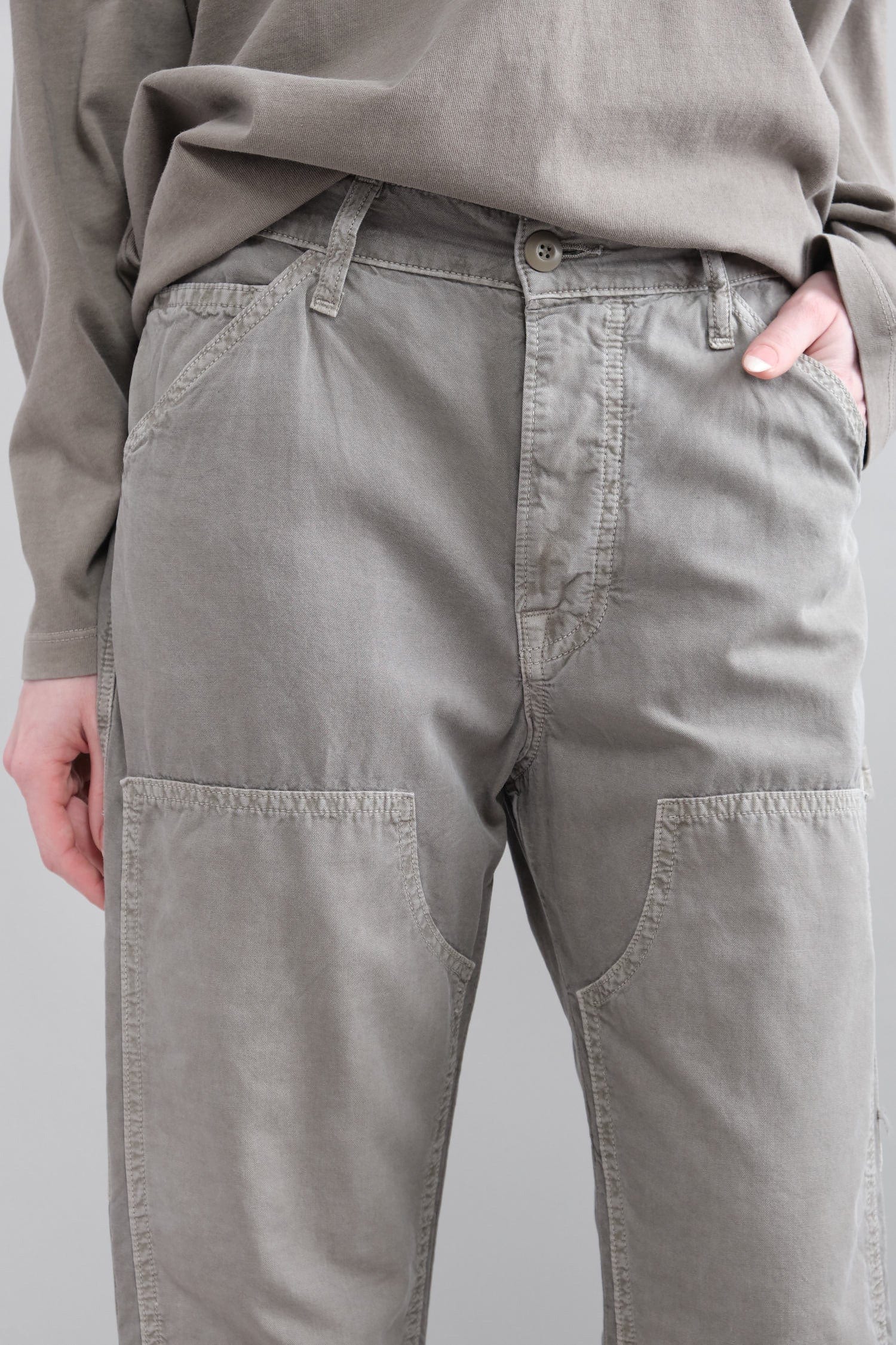 Front detailing on Hodges Carpenter Pant