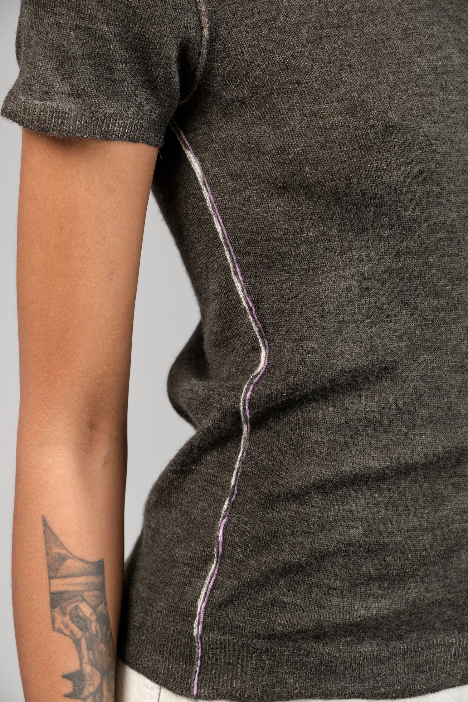 Seam detailing on S/S Printed Crew in Black Tonal