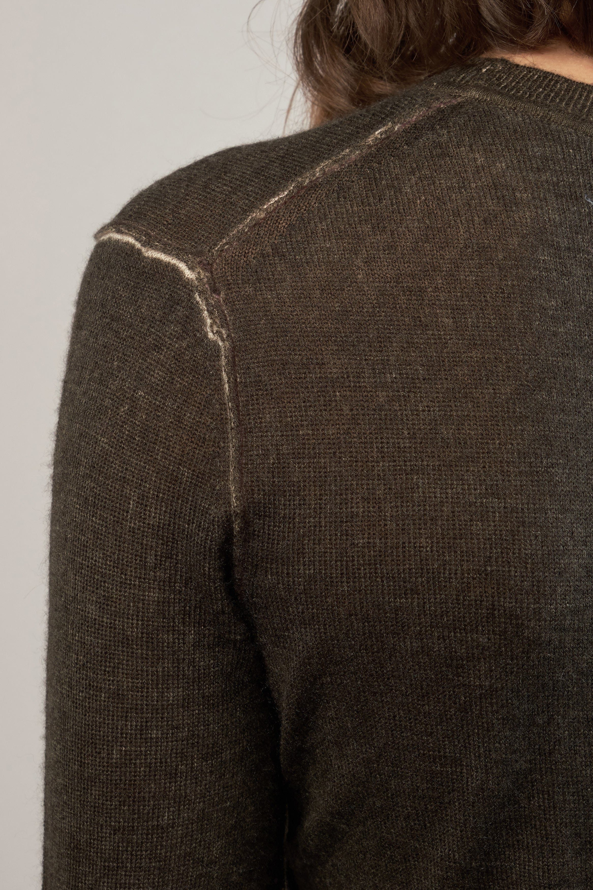 Shoulder of Paychi Guh L/S Printed Crew