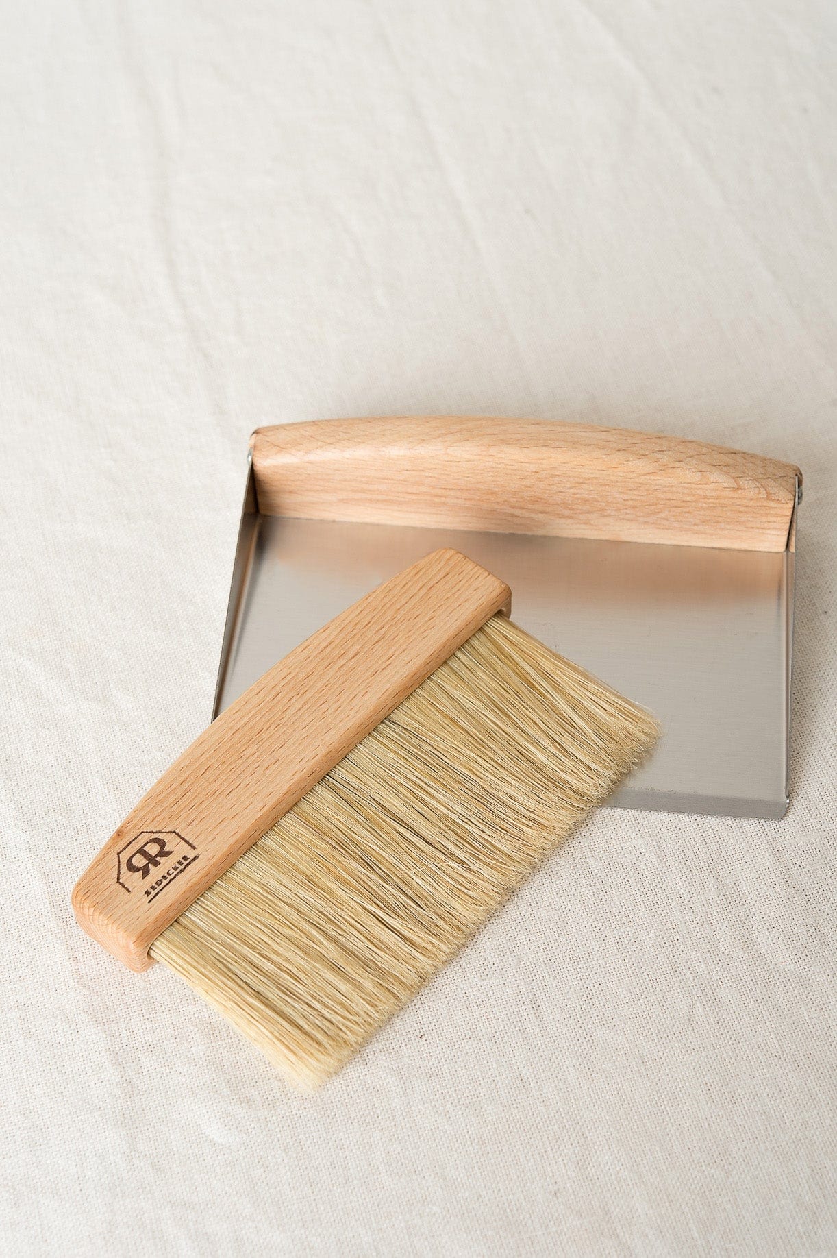 ReDecker Home Cleaning Tools Table Sweeping Set in Beechwood Beechwood / 6" W X 4.25" L X 1.5" H