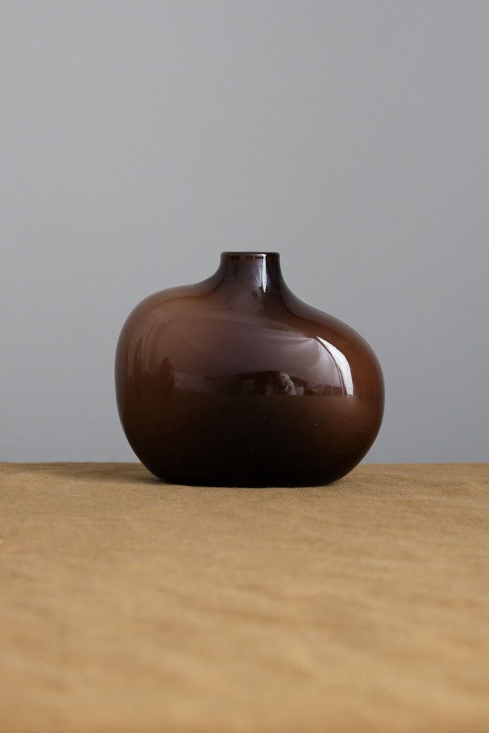 Sacco Vase Glass 01 in brown