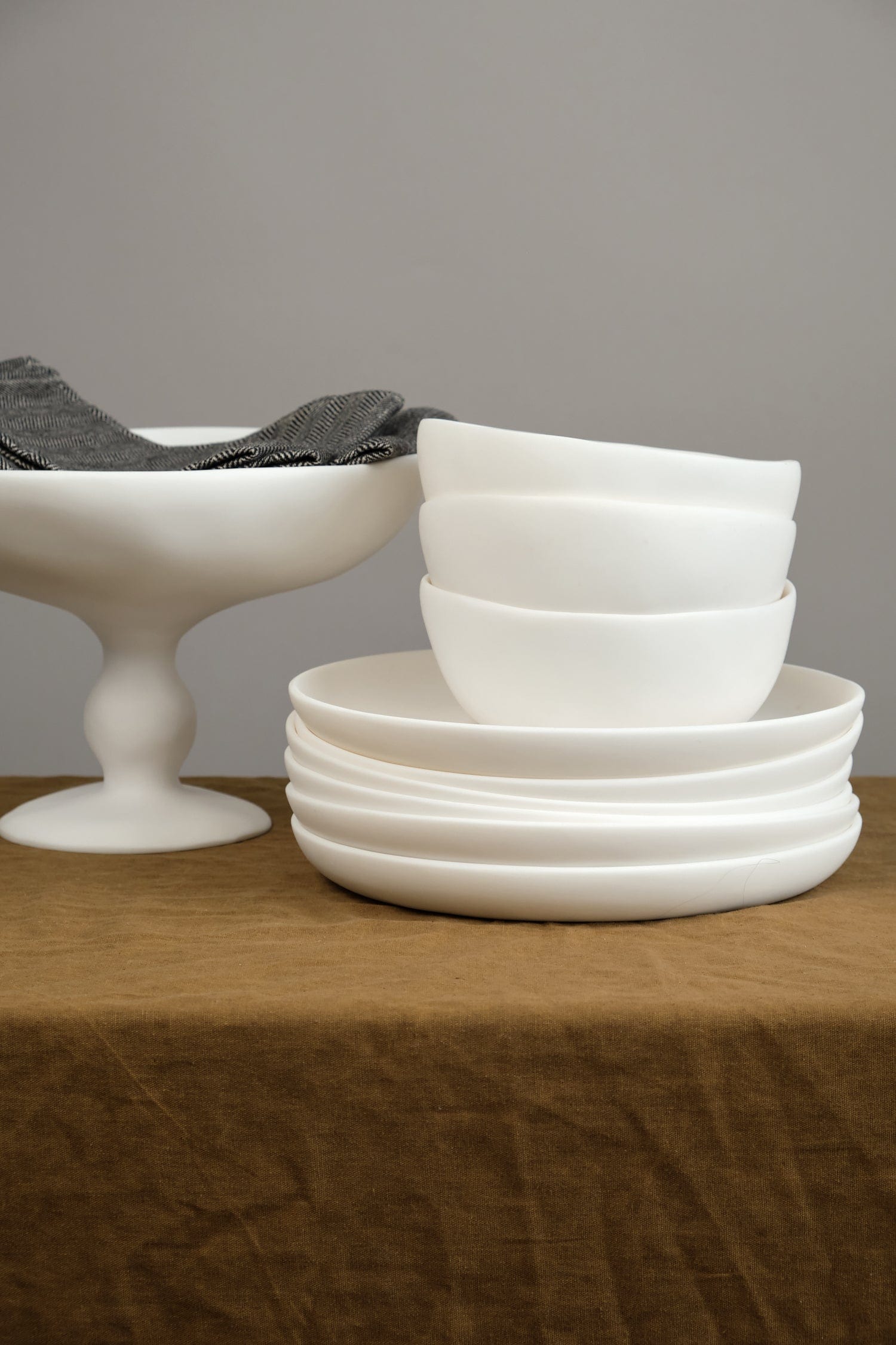Tina Frey Designs Home Kitchen Dishware Modern Large Plate White / 10" D X 1" H