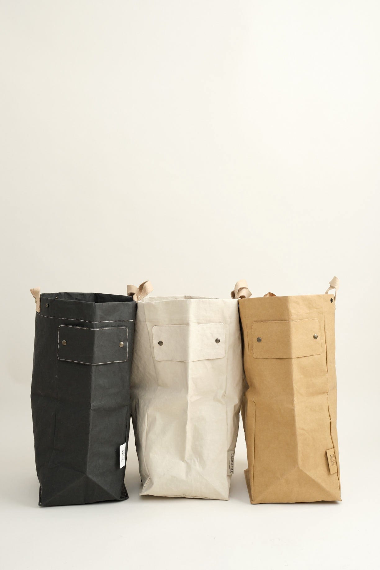 Uashmama Home Baskets Laundry Bag in Black Black / 12" L X 10" W X 23" H