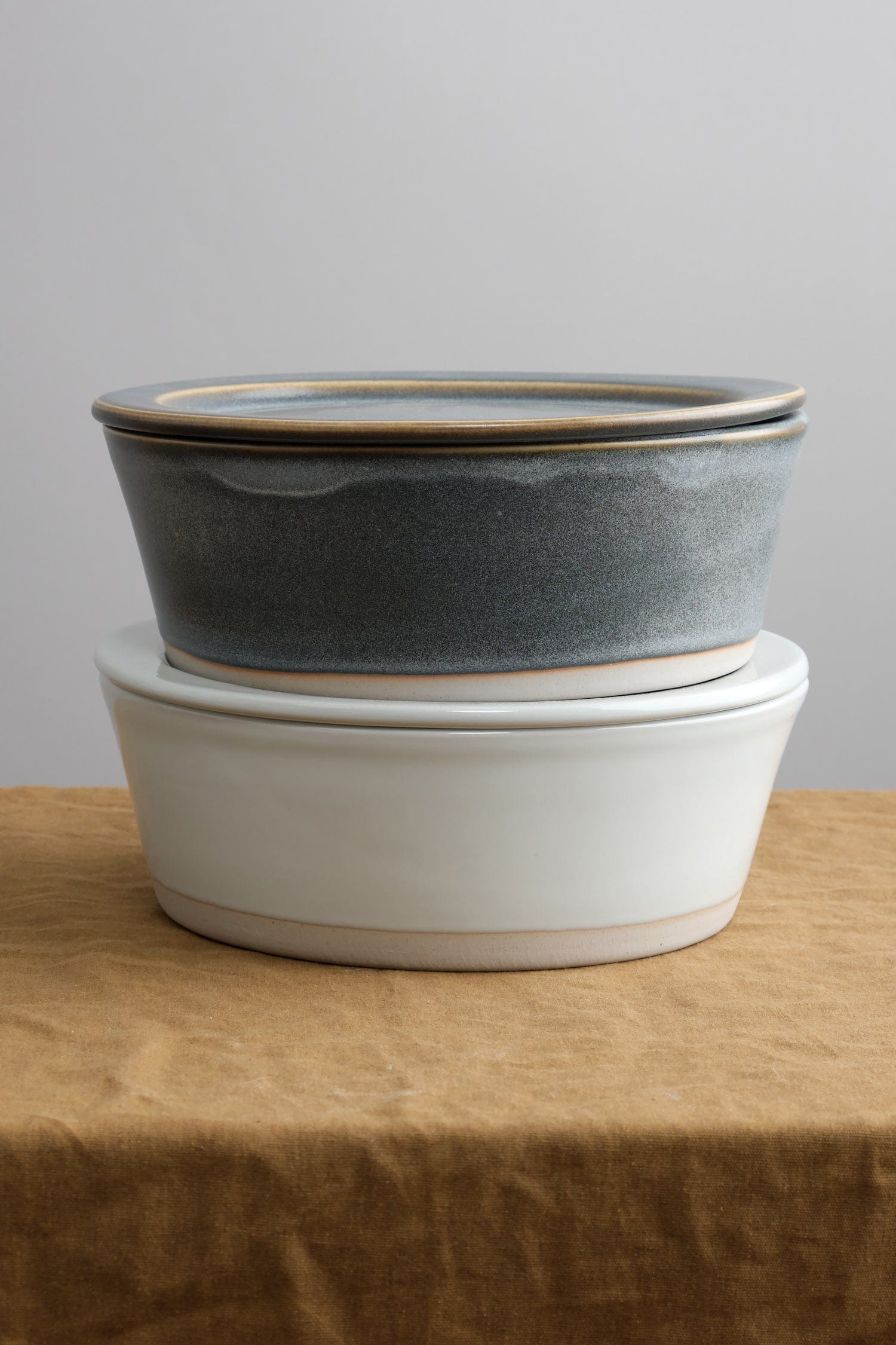 WRF Lab Ceramics Home Kitchen Serving Large Container with Lid