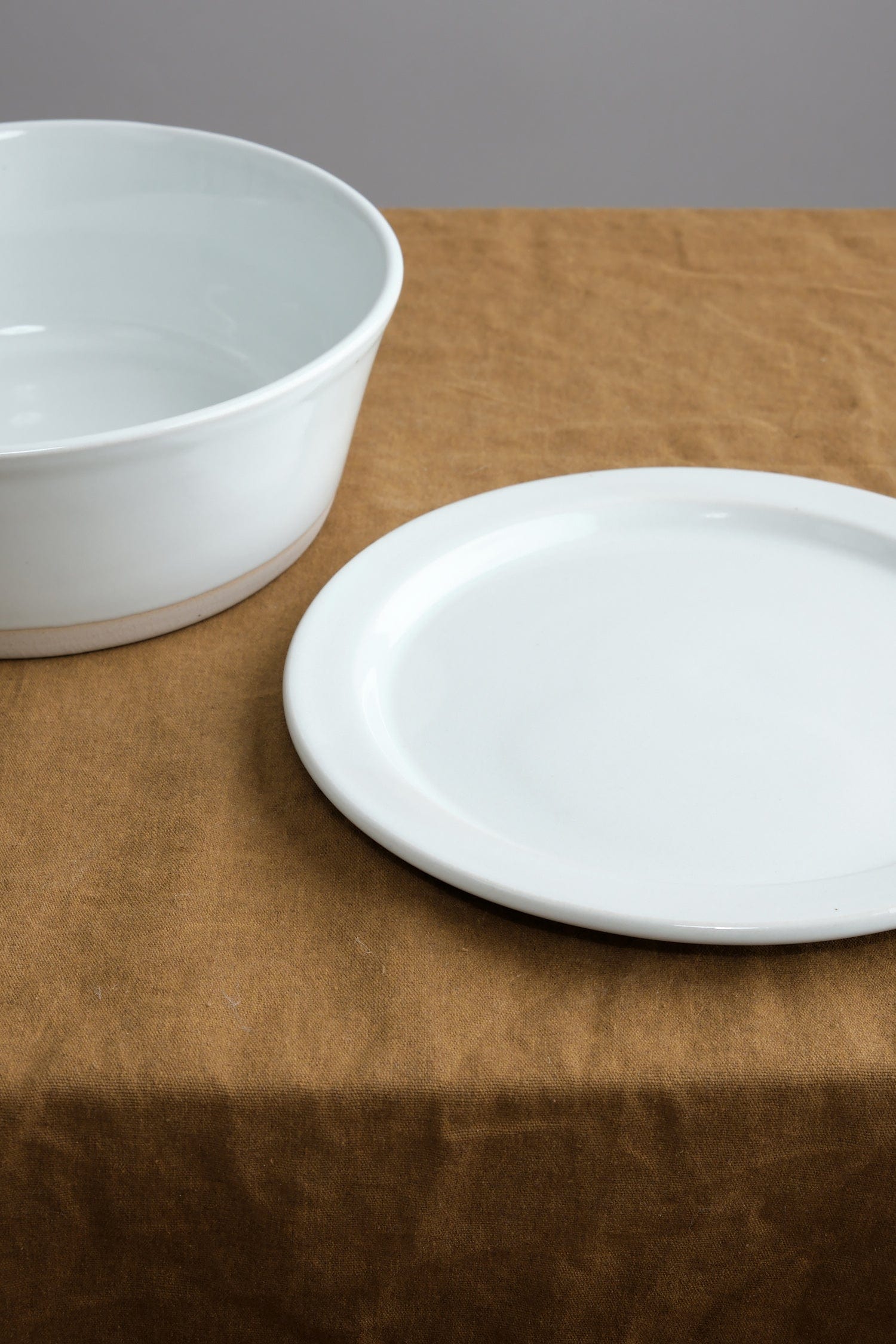 WRF Lab Ceramics Home Kitchen Serving Large Container with Lid