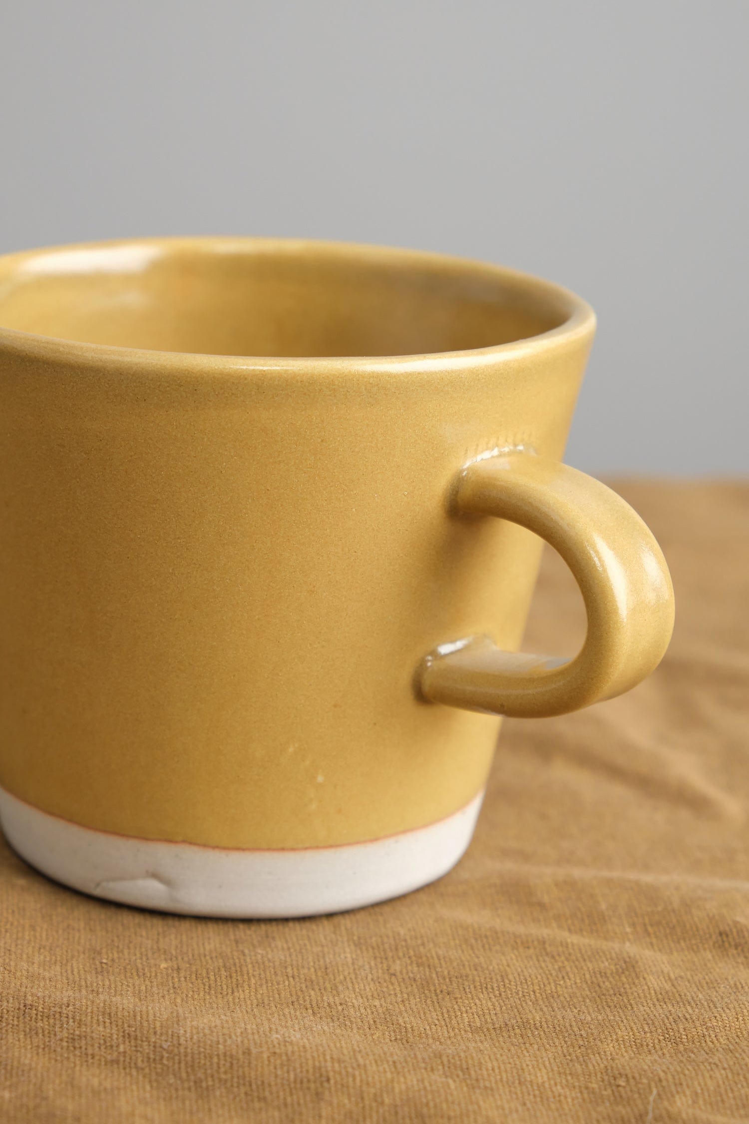Mug in yellow