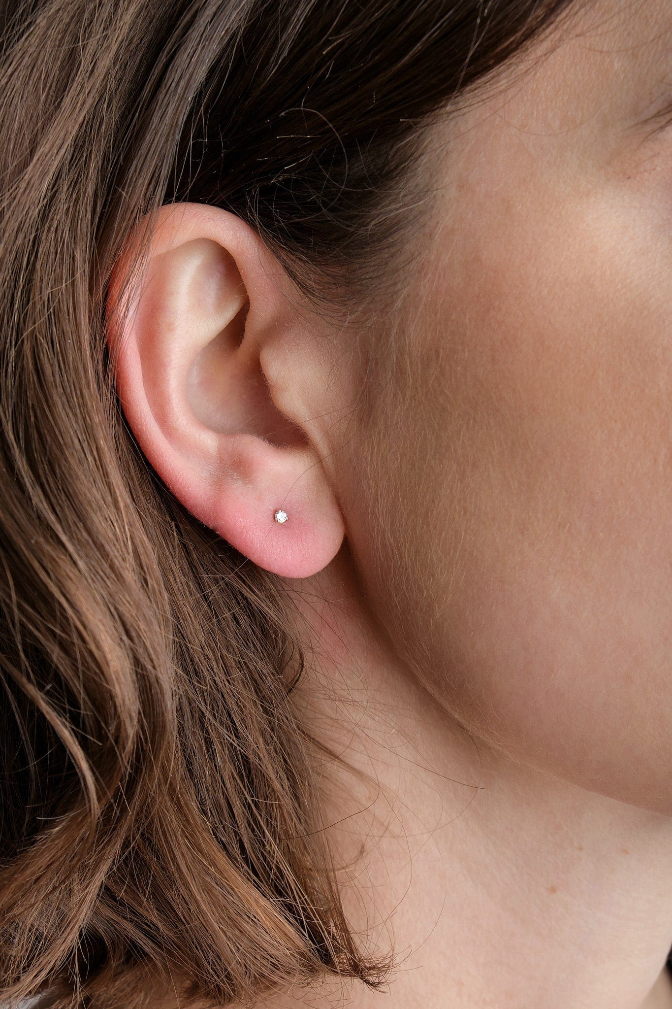 WWAKE Jewelry Earrings Small White Diamond Stud Diamond